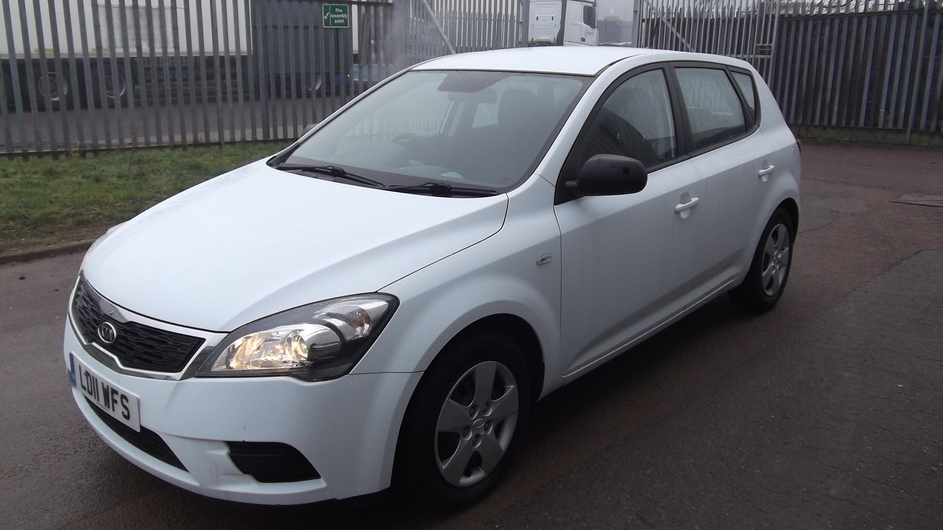 2011 Kia Ceed 1 1.4 5Dr Hatchback - CL505 - NO VAT ON THE HAMMER - Location: Corby, - Image 3 of 14