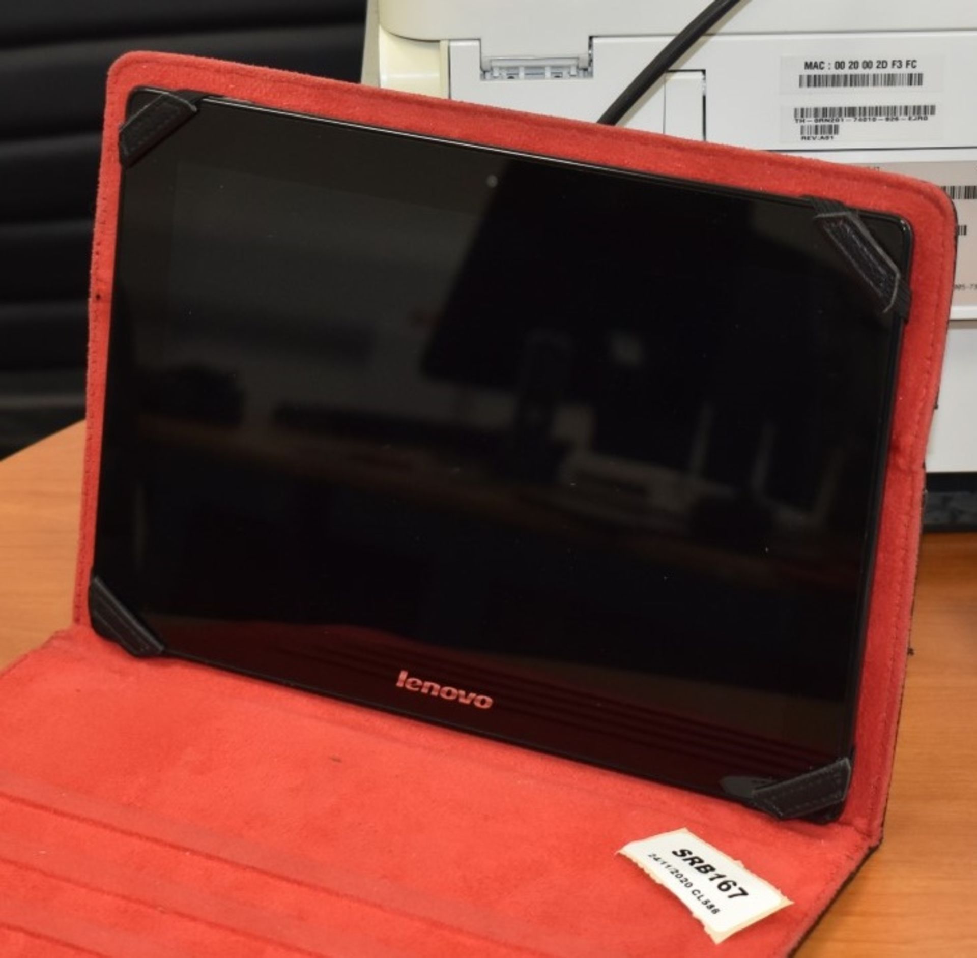 1 x Lenovo S6000 10.1inch Tablet Featuring a Quad Core 1.2GHz Processor, 1GB RAM, 32GB Storage - Image 3 of 8