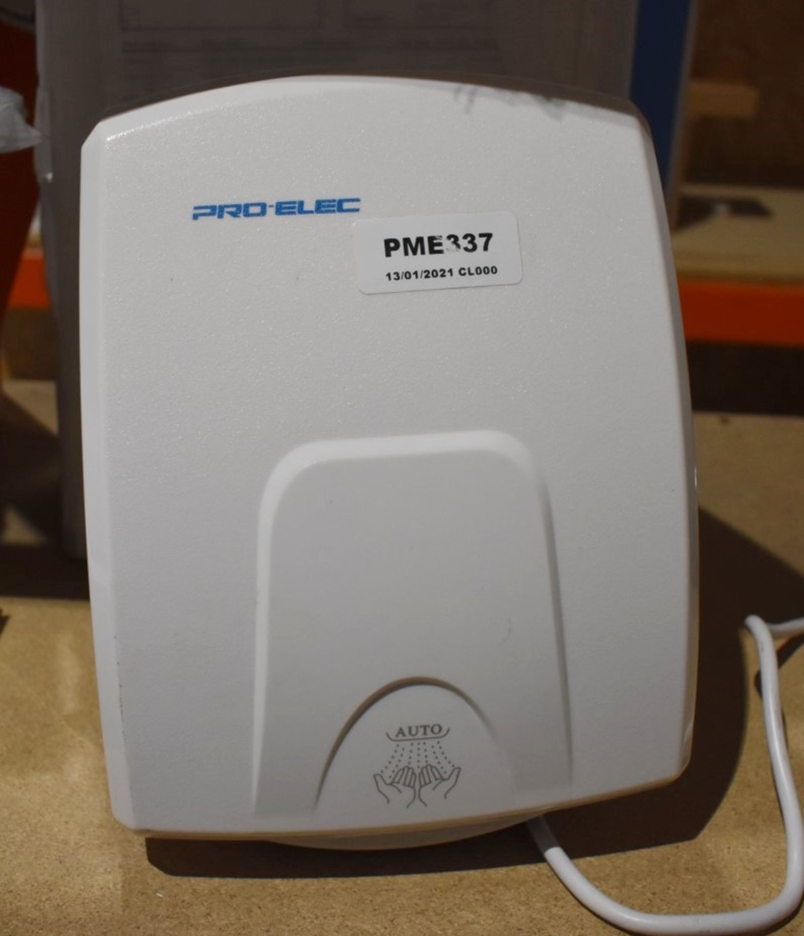 1 x ProElec IP22 Electric Hand Dryer Model PEL00880 240v 1500w Unused Without Packaging