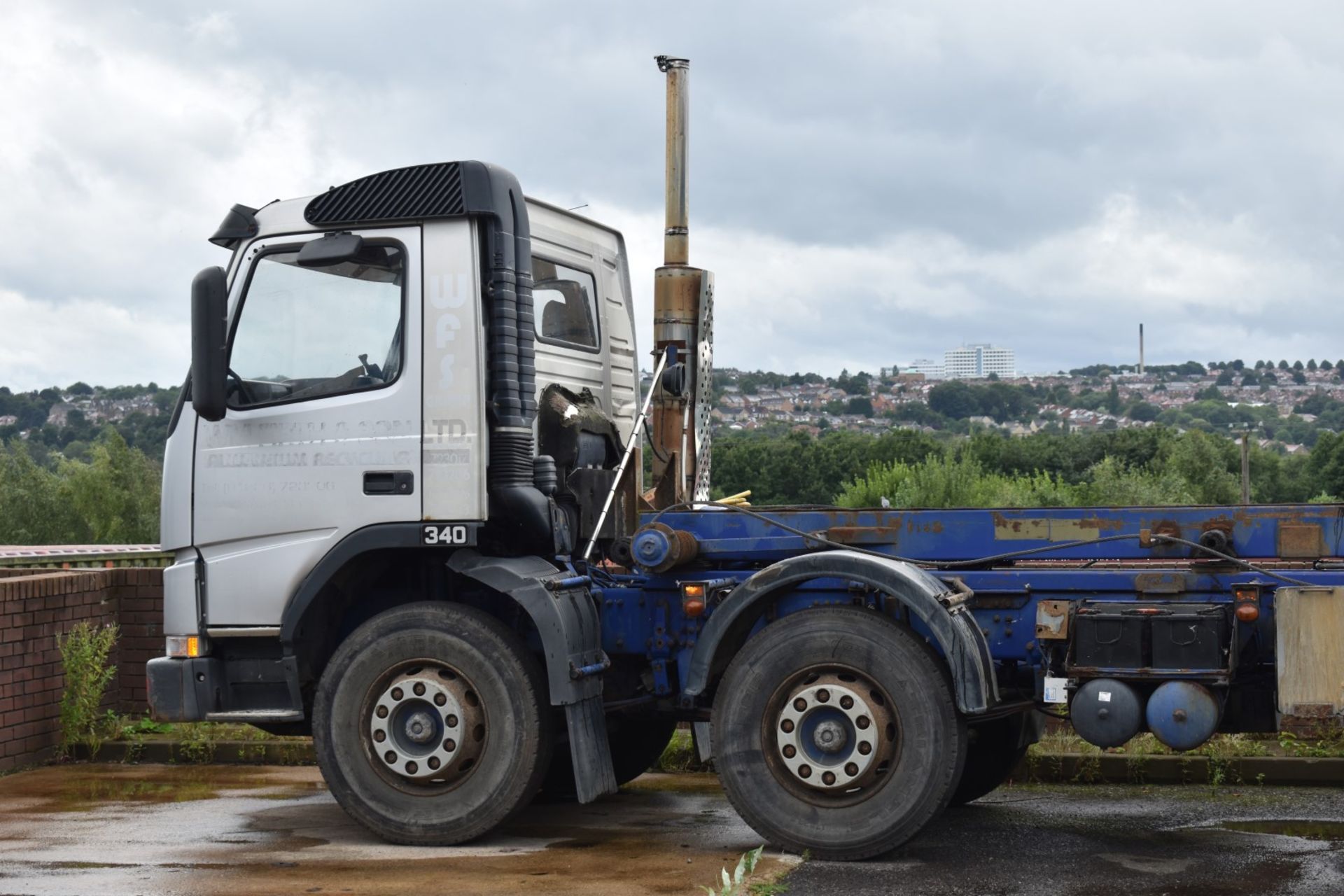1 x Volvo 340 Plant Lorry With Tipper Chasis and Fitted Winch - CL547 - Location: South Yorkshire. - Image 11 of 25