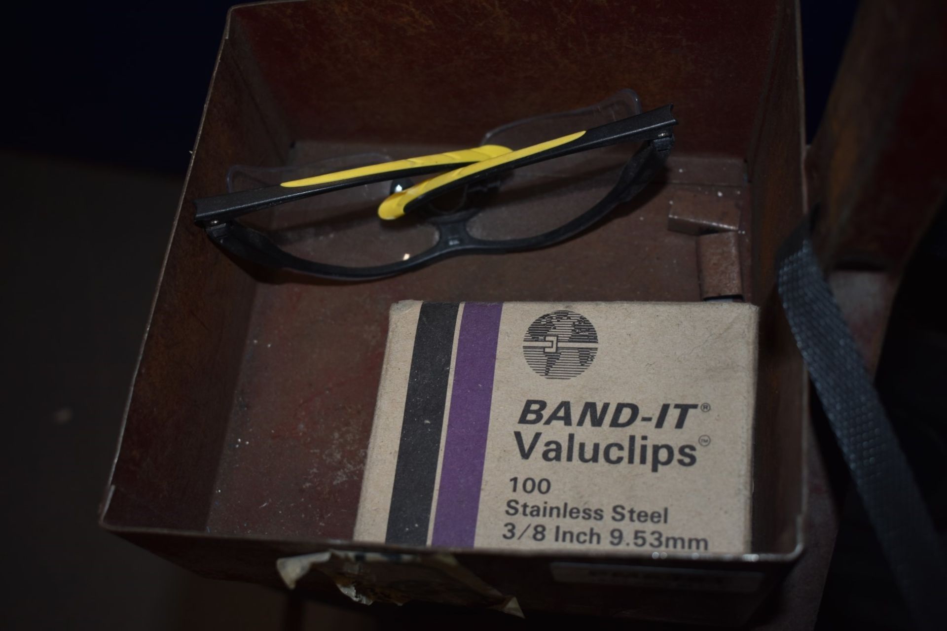 1 x Pallet Strapping Kit With Gordian Tensioner, BandIt Valuclips and Sealing Tool - Image 9 of 9