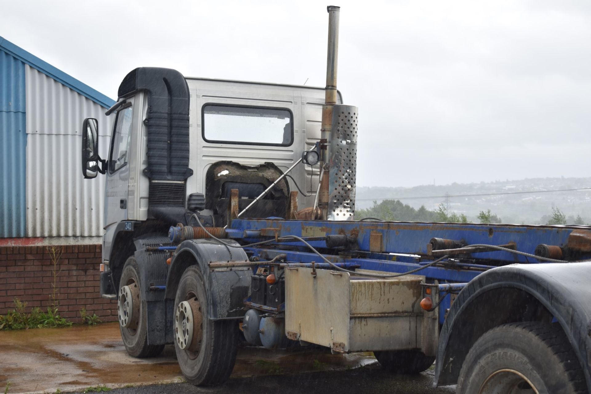 1 x Volvo 340 Plant Lorry With Tipper Chasis and Fitted Winch - CL547 - Location: South Yorkshire. - Image 9 of 25