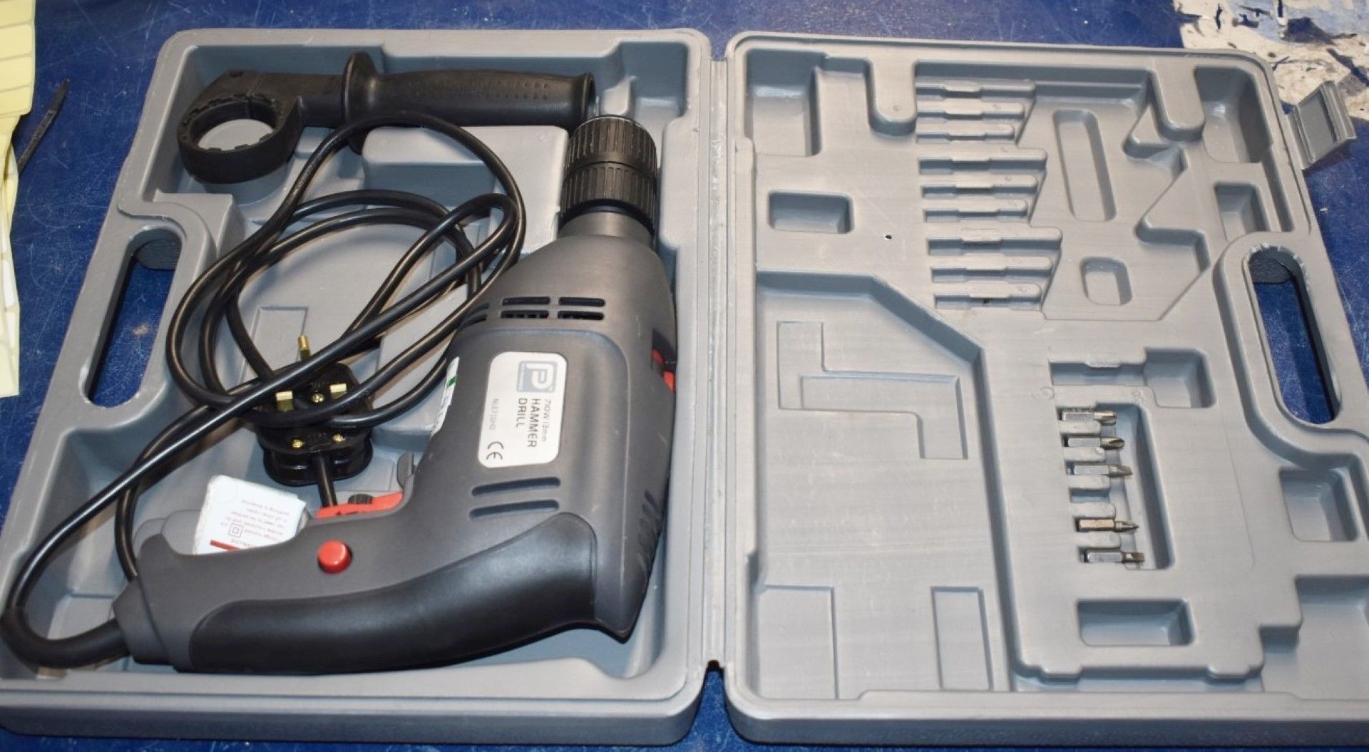 1 x Performance Pro 710w 13mm Corded Hammer Drill With Carry Case Model Number NLE710HD - Image 3 of 6