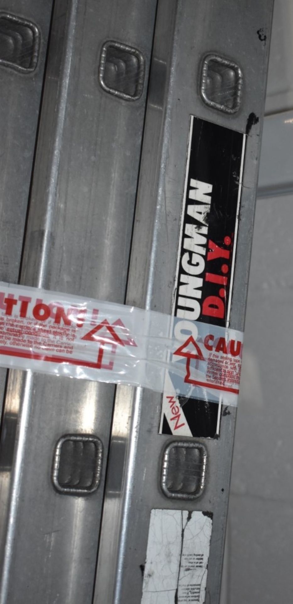 1 x Youngman DIY 3 Section Aluminium Ladders Each Section Measures 350cm SRB132 - Image 5 of 6