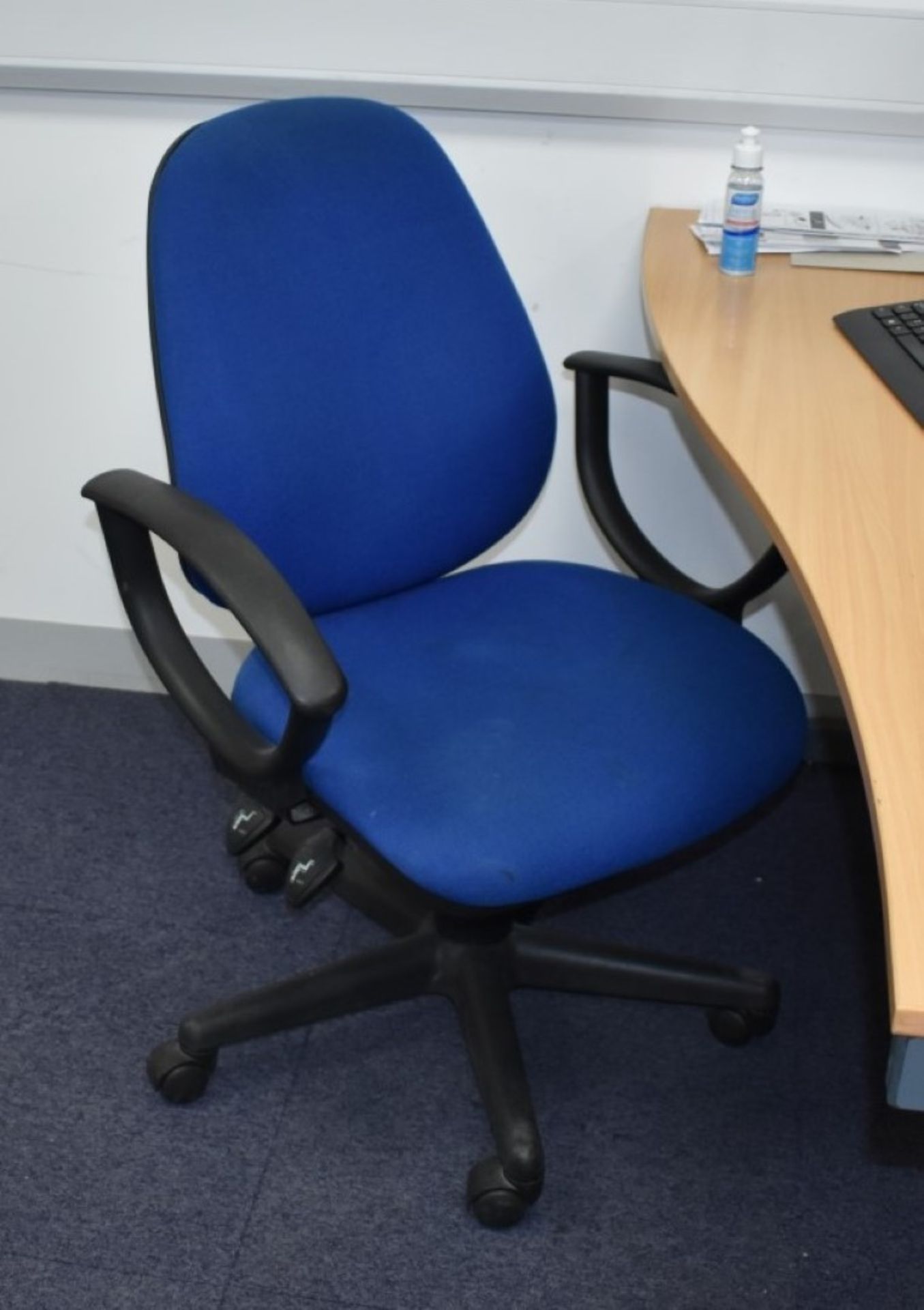 1 x Left Hand Beech Office Desk With Swivel Office Chair Desk Width 140 cms SRB145 - Image 3 of 3