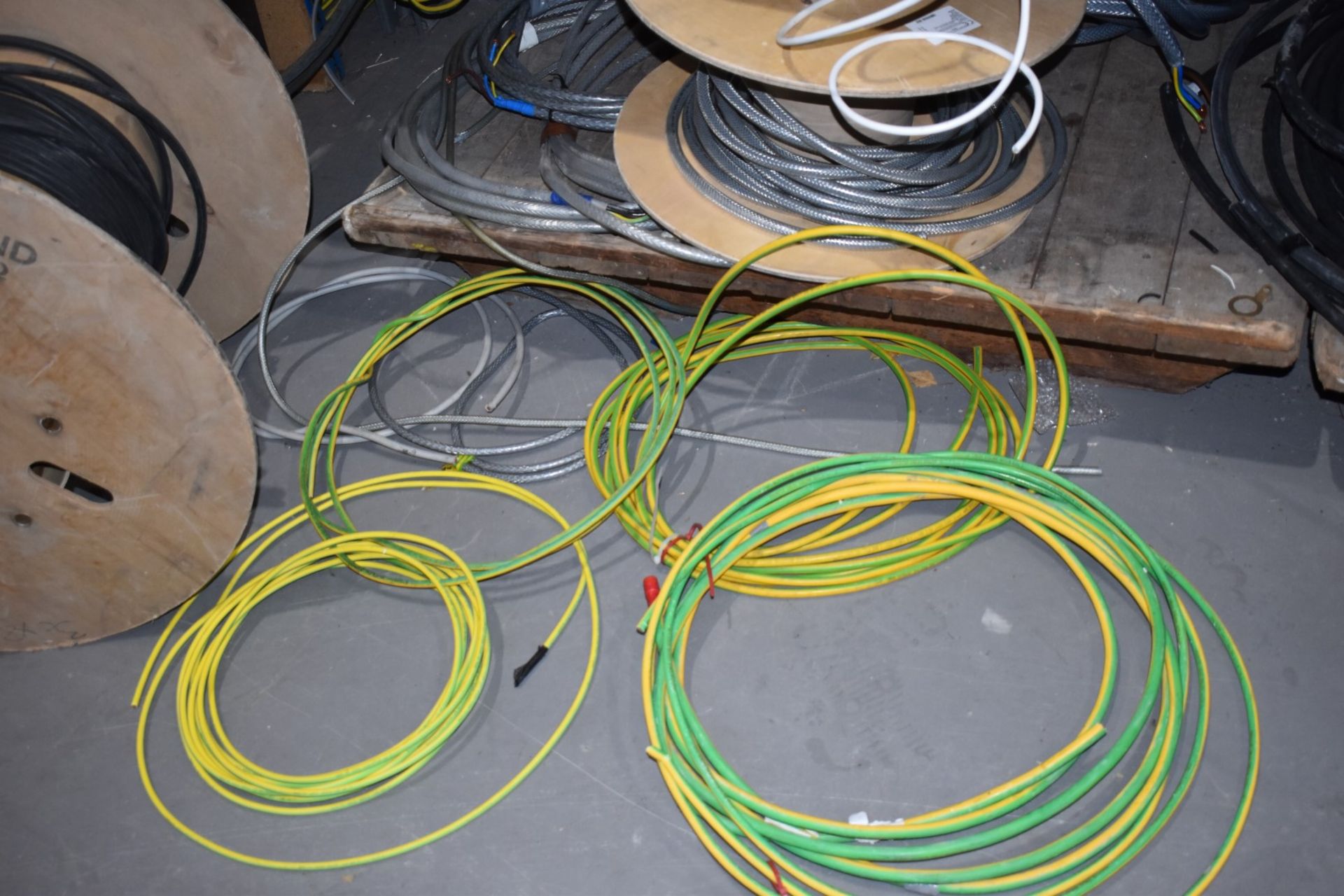 1 x Large Collection of Electrical Wire PME255 - Image 4 of 17
