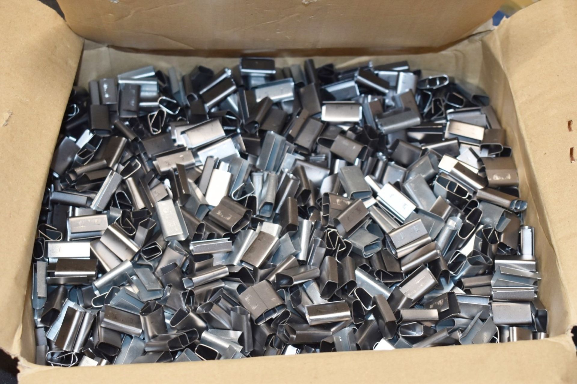 2 x Boxes of Semi Open and Serrated Seals For Pallet Strapping Approx 3,000 Seals