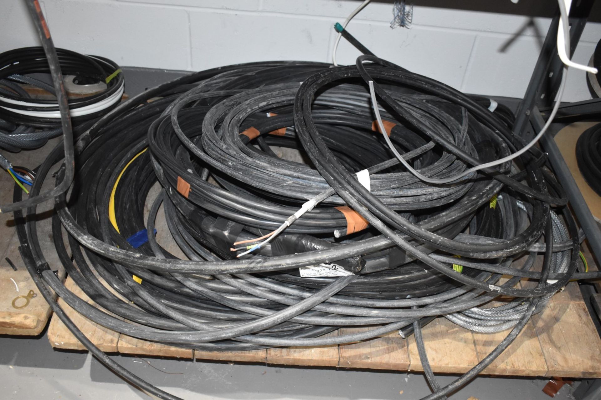 1 x Large Collection of Electrical Wire PME255 - Image 16 of 17