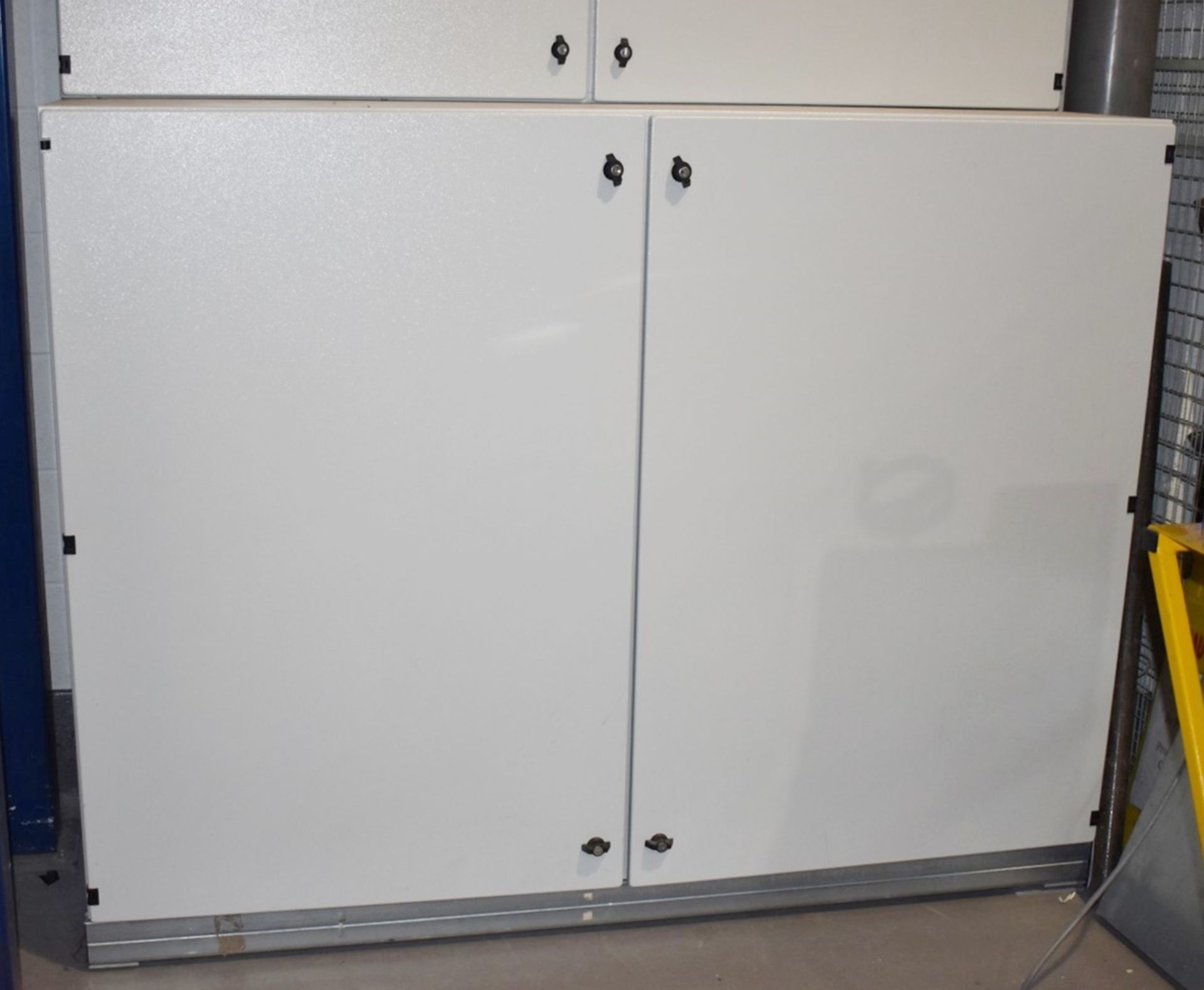 1 x Large Workshop Storage Cabinet Grey Coated Metal Cabinet With Locks and Internal Shelves - Image 6 of 6