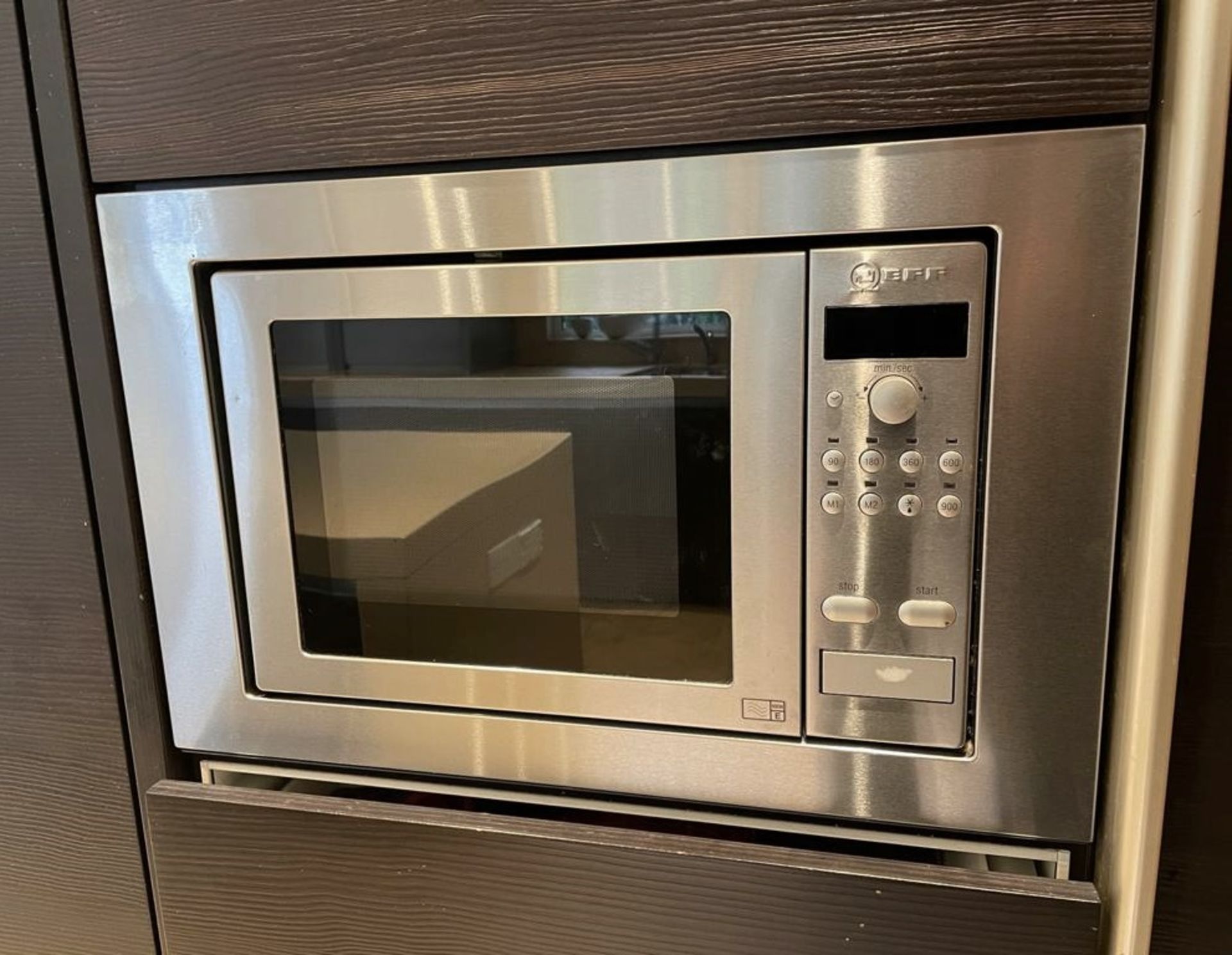 1 x Bespoke SIEMATIC Fitted Kitchen With Gaggenau Appliances, Silstone Worktops, Central Island - Image 70 of 83