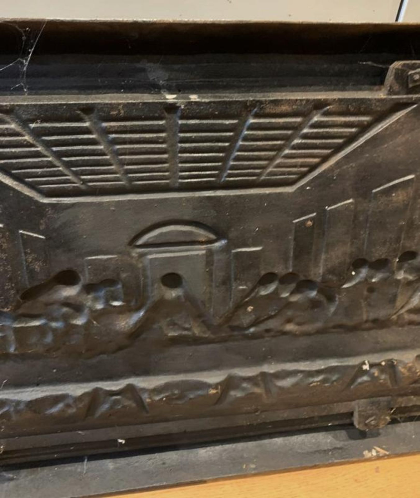 1 x Heavy Solid Cast Iron Rectangular Sculpture Featuring The Famous 'Last Supper' Scene - - Image 10 of 14