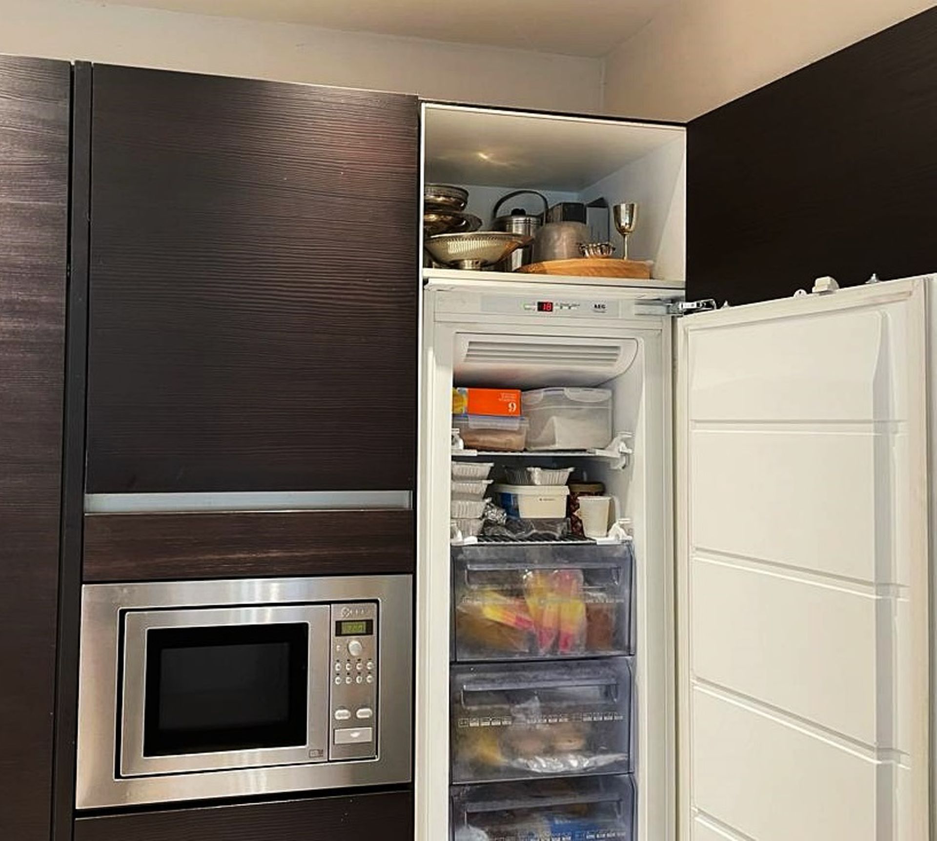 1 x Bespoke SIEMATIC Fitted Kitchen With Gaggenau Appliances, Silstone Worktops, Central Island - Image 26 of 83