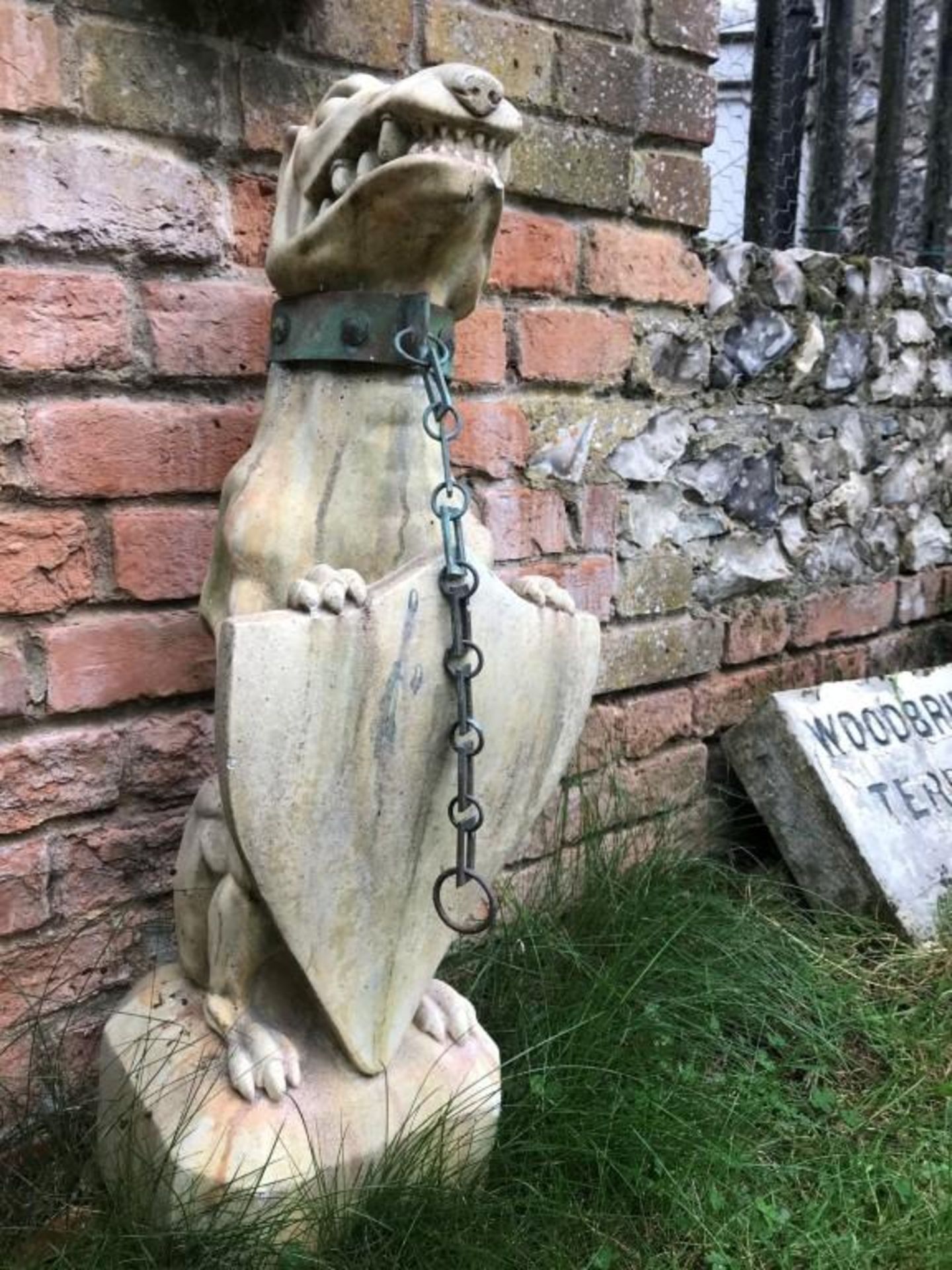 1 x Tall Gothic Style Guard Dog Statue Holding Shield with Metal Dog Colllar and Chain Lead - - Image 5 of 7