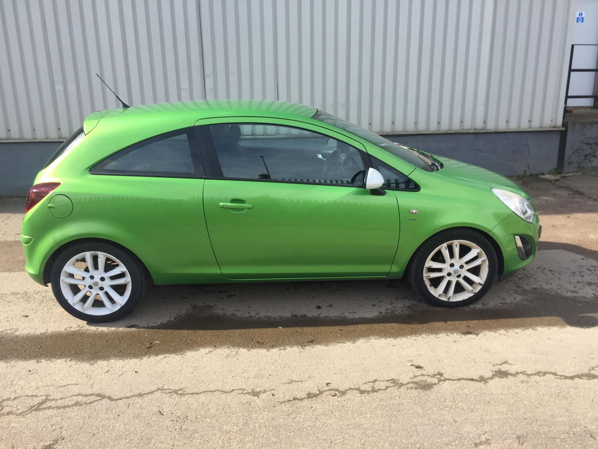 2011 Vauxhall Corse Sxi 1.2 3Dr Hatchback - CL505 - NO VAT ON THE HAMMER - Locatio - Image 2 of 17