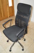 1 x Office Chair On Castors - Dimensions: H115 x W57 x D50cm - NO VAT ON THE HAMMER - Ref: G/FLR