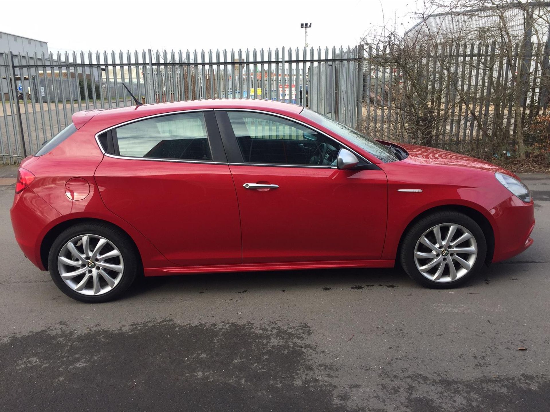 2011 Alfa Romeo Giulietta 2.0 3Dr Hatchback - CL505 - NO VAT ON THE HAMMER - Location: Corby, No - Image 5 of 14