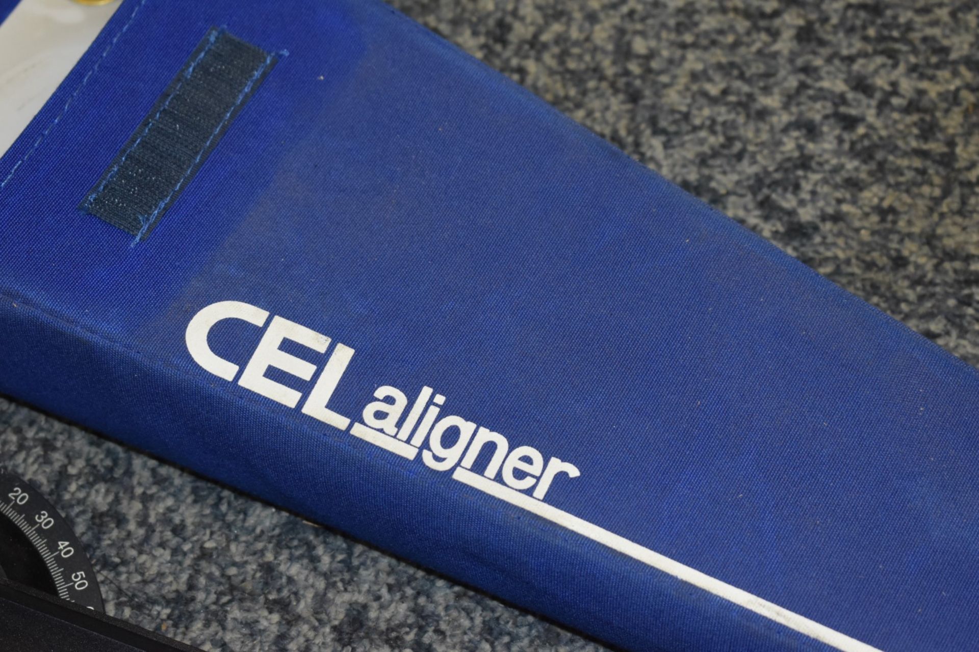1 x Celwave CELaligner With Carry Case - Dual Function Tool for Alignment of Panel Antennas - Ref - Image 5 of 5
