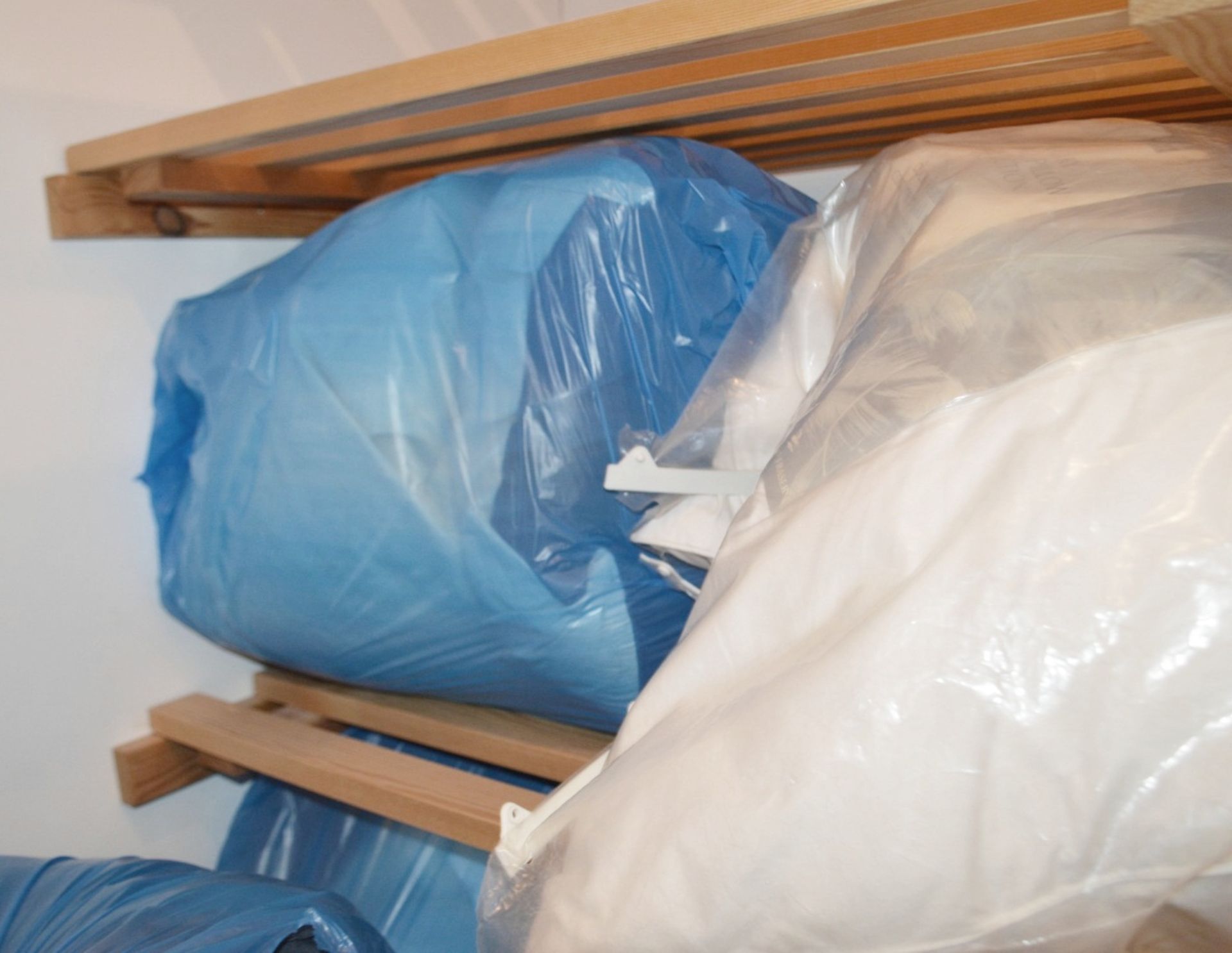 Assorted Collection Of Bedding Including Down Filled Duvets, Covers, Pillows - NO VAT - Image 3 of 11