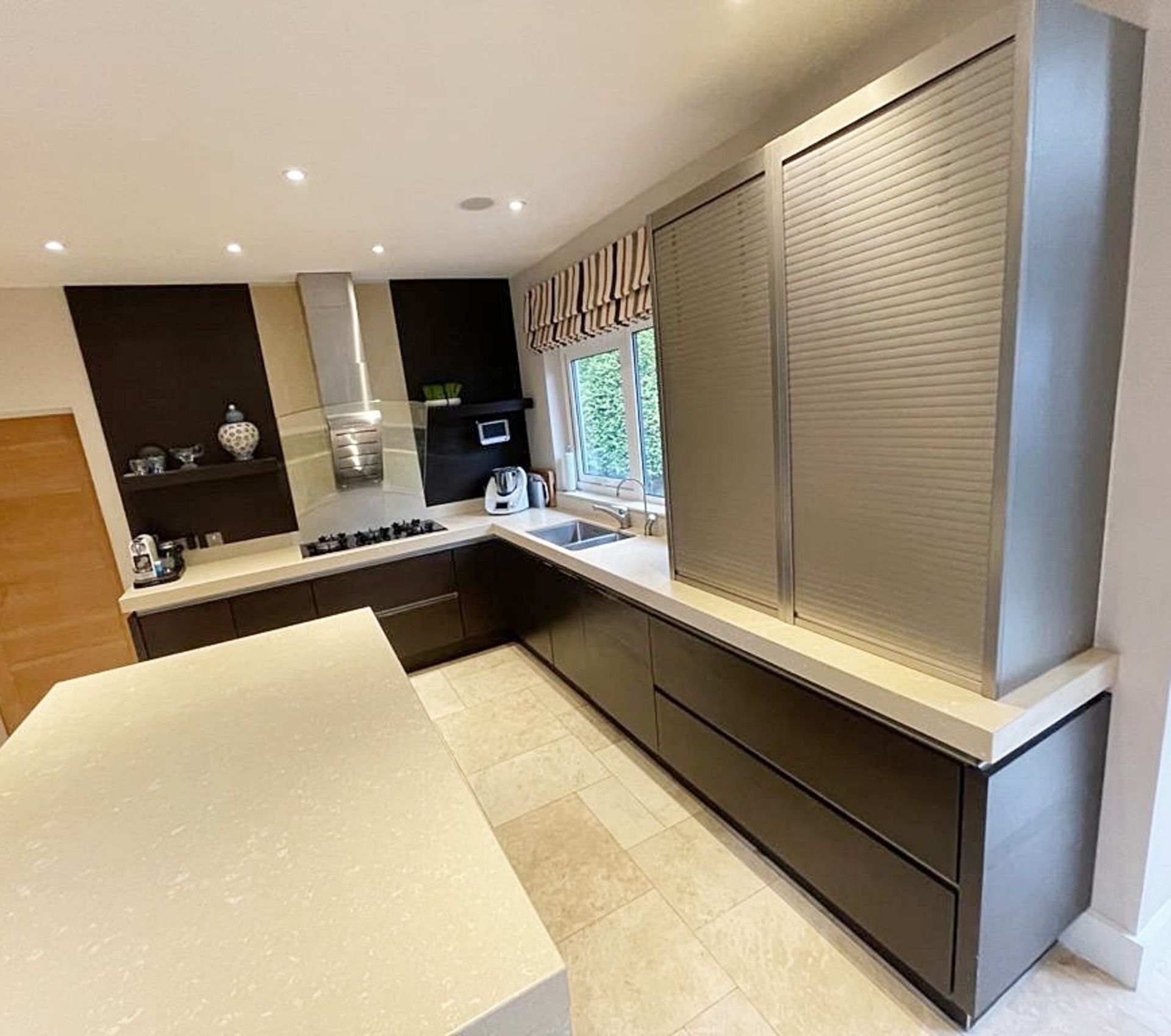 1 x Bespoke SIEMATIC Fitted Kitchen With Gaggenau Appliances, Silstone Worktops, Central Island - Image 13 of 83