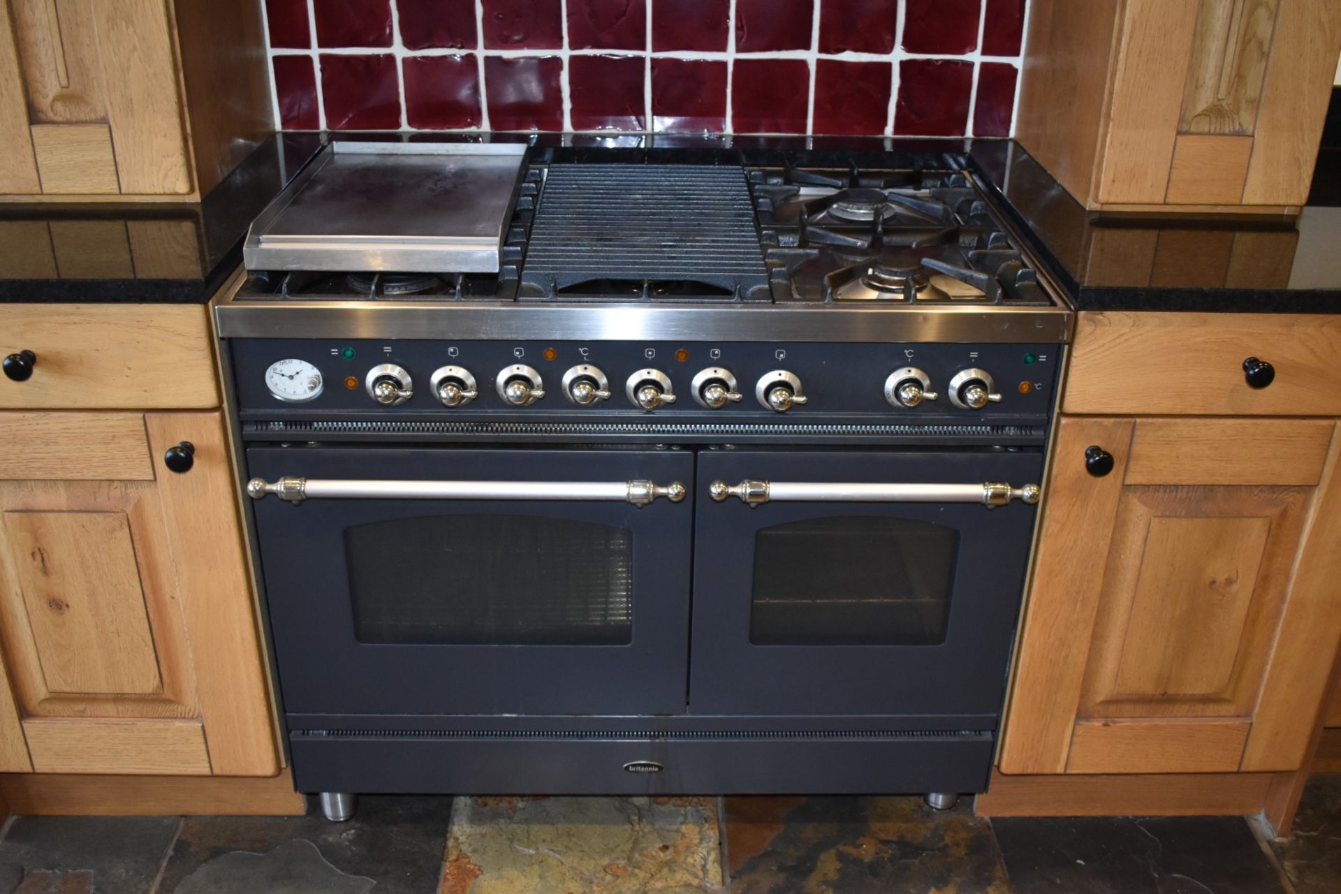 1 x Britannia 100cm Range Cooker With Griddle and Hotplate - G20 Gas - Location: Macclesfield - Image 12 of 17