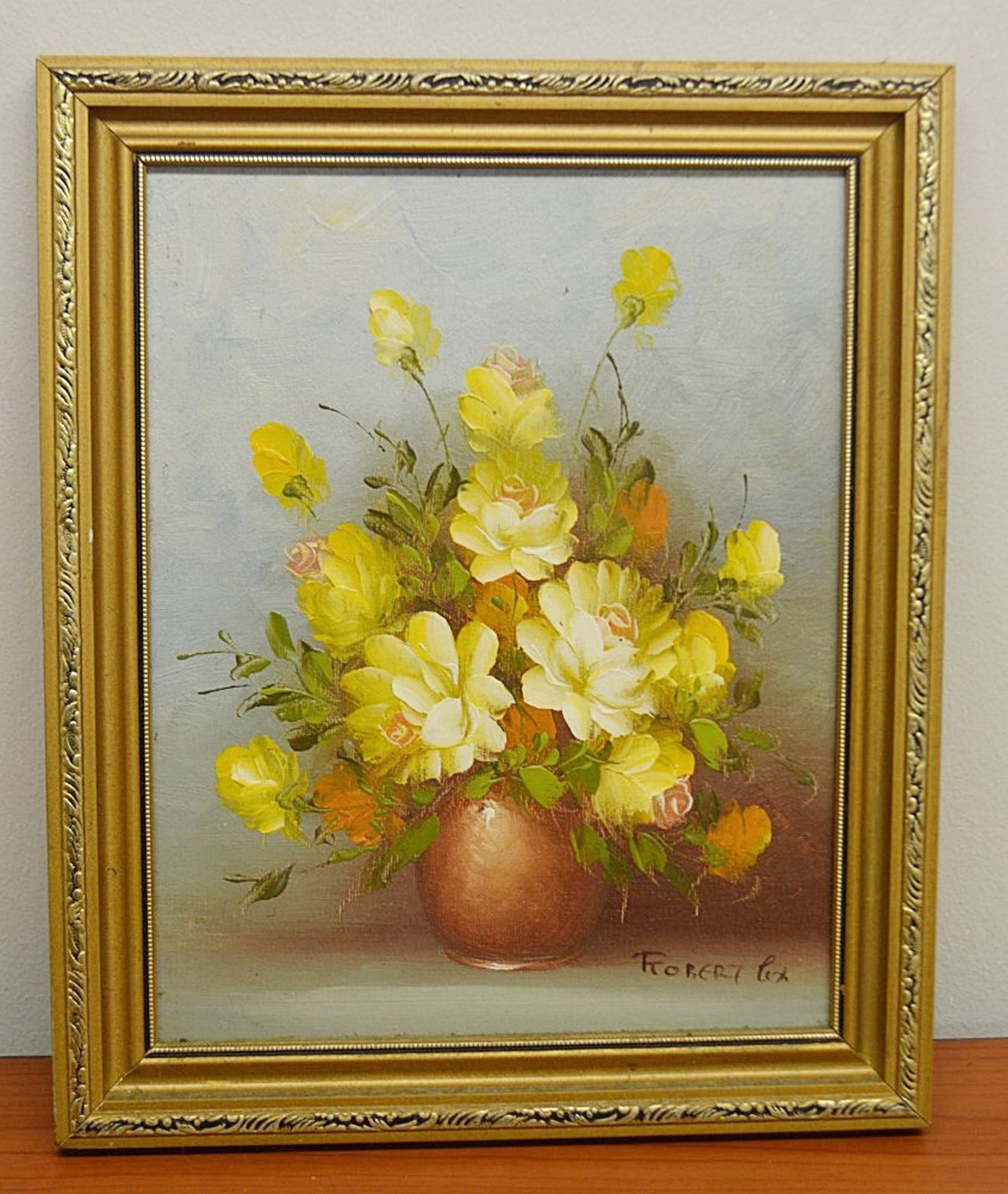 1 x Original Oil Painting Of Flowers On Board - Signed By The Artist - Dimensions: 25 x 30cm -