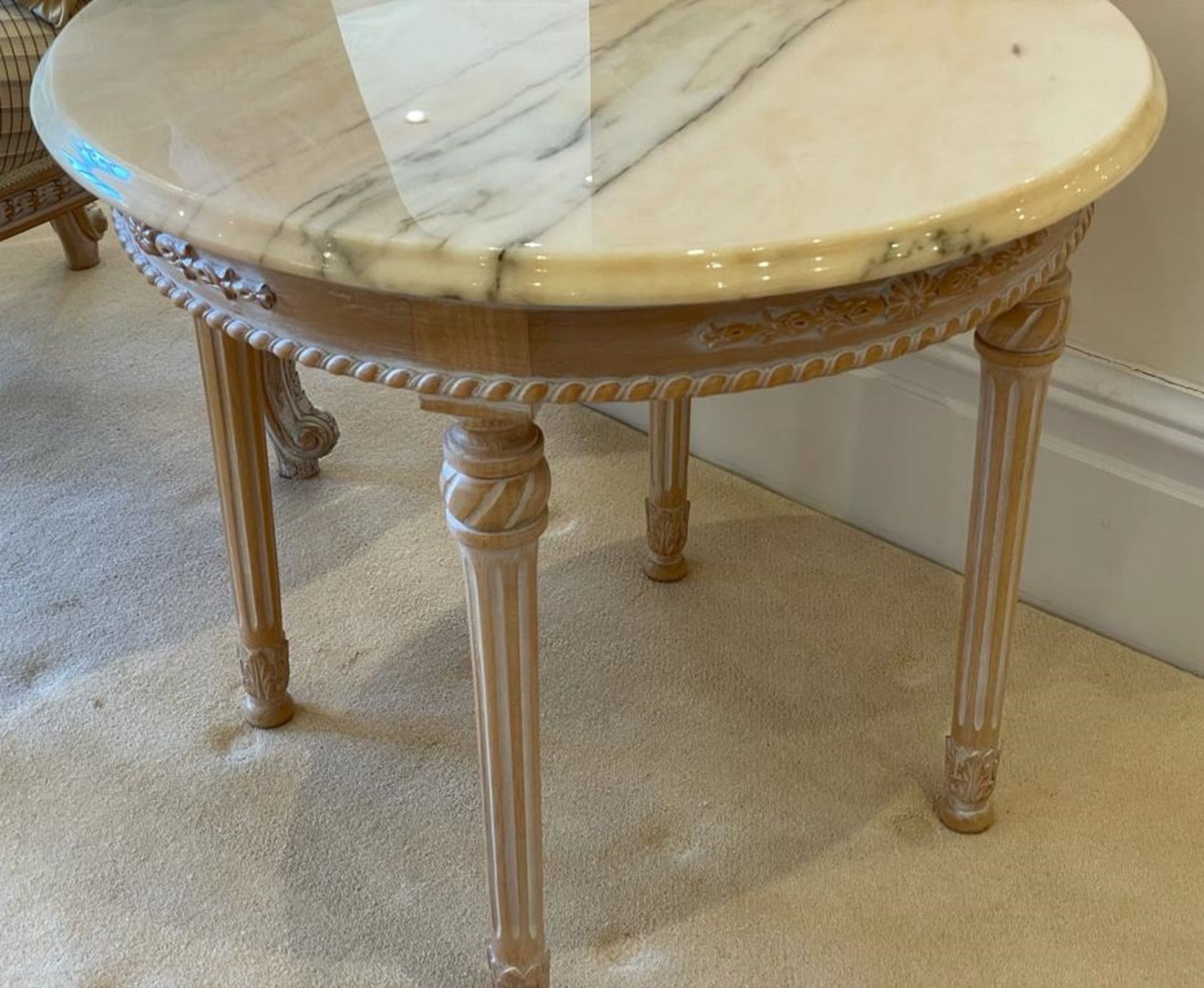 1 x French Shabby Chic Round Lamp Table With Marble Top and Ornate Carved Base - Size: H50 x W60 cms - Image 5 of 11