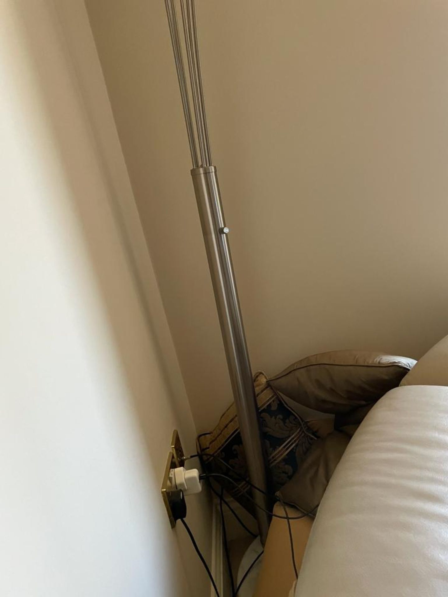 1 x Chrome Retro 1960's Style 5 Light Floor Lamp - Approx 8 Feet Tall - CL636 - Location: Hale, - Image 5 of 6