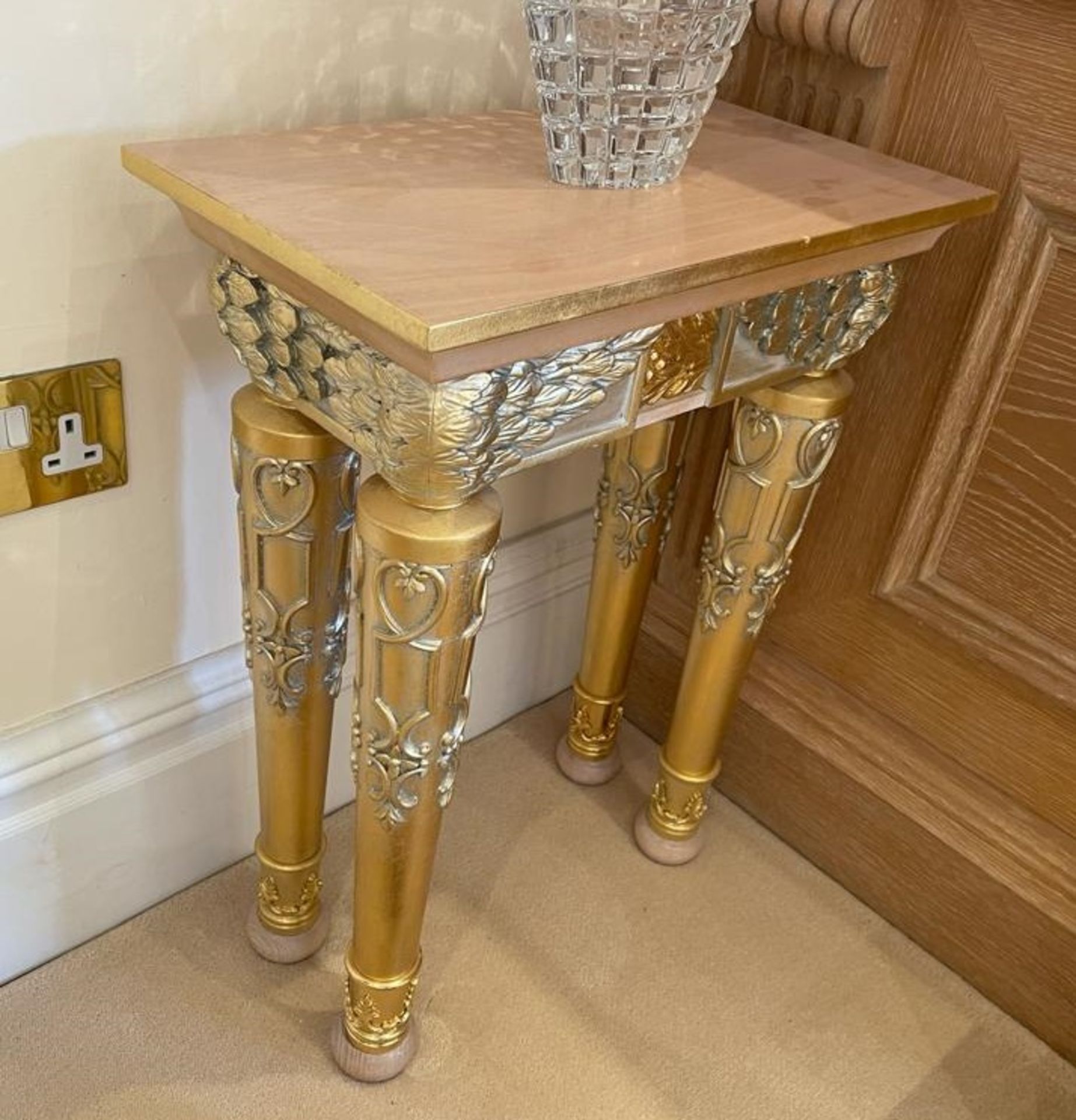 1 x Hand Carved Ornate Lamp Tables Complimented With Birchwood Veneer, Golden Pillar Legs, Carved - Image 8 of 10