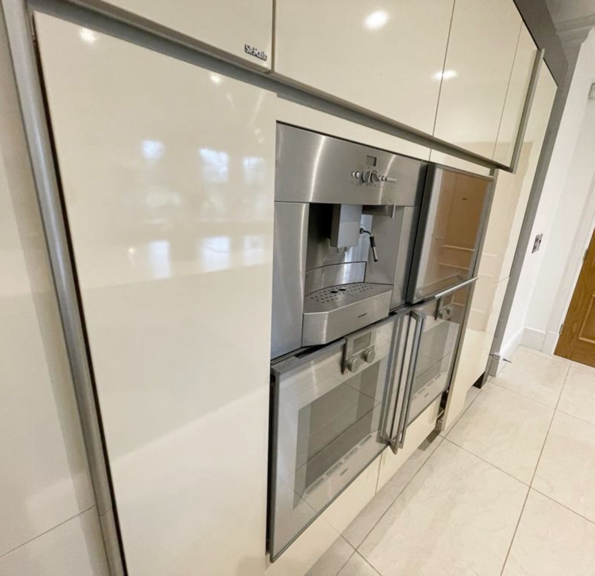 1 x Bespoke SIEMATIC Fitted S2 Handless Kitchen With High End Integrated Gaggenau Appliances - Image 38 of 76