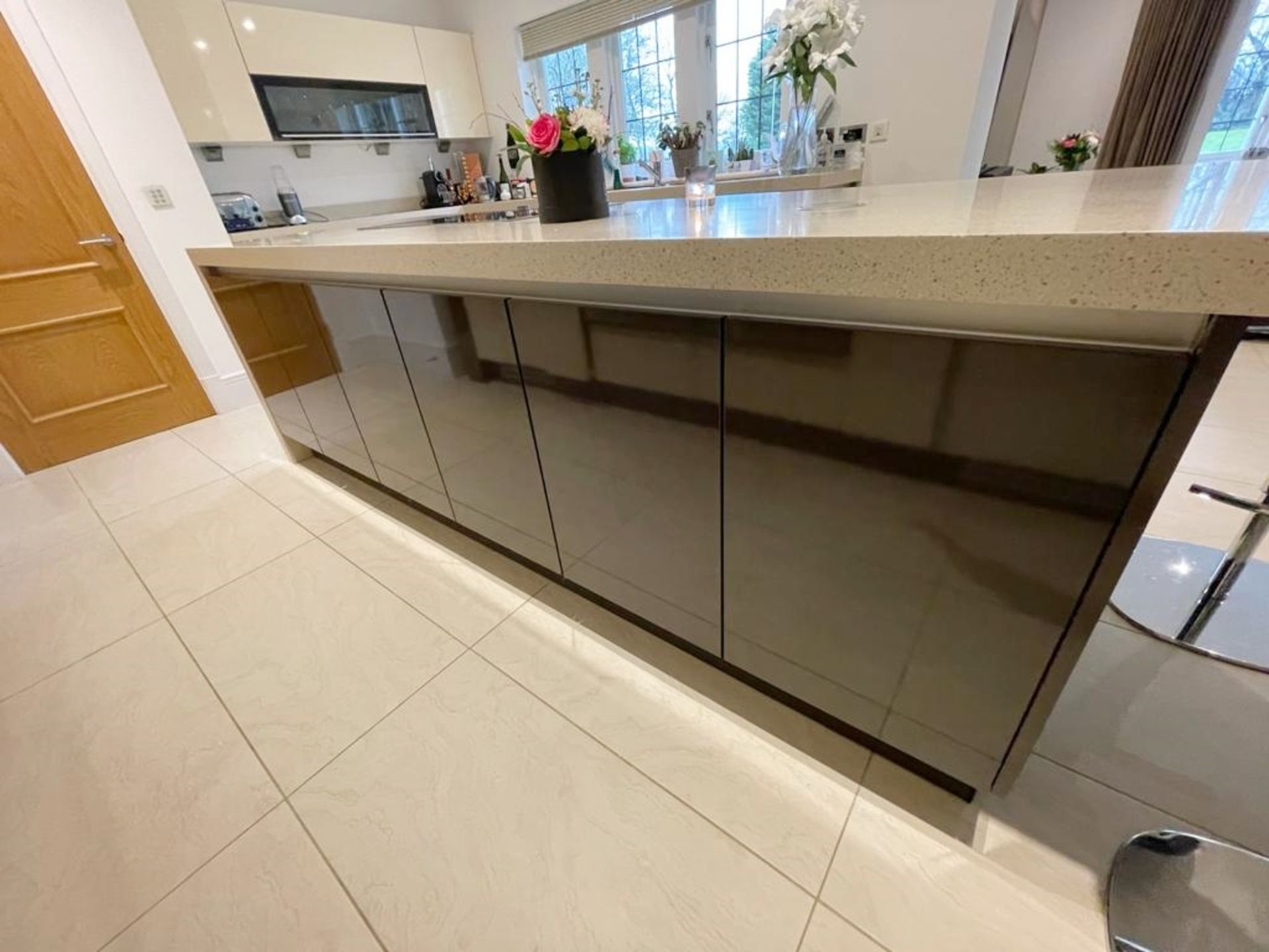 1 x Bespoke SIEMATIC Fitted S2 Handless Kitchen With High End Integrated Gaggenau Appliances - Image 42 of 76