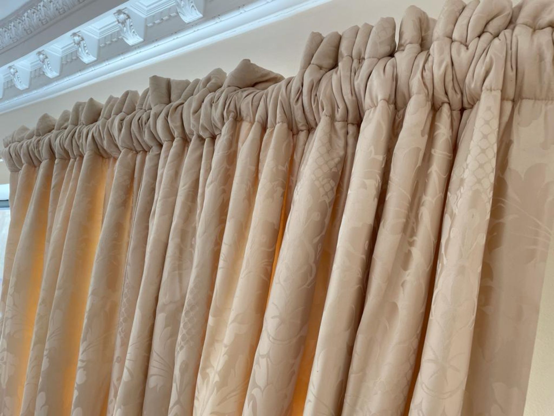 1 x Pair of Fabric Curtains With Blackout Liner and Brass Curtain Rail - Height 220 x Pole Length - Image 7 of 15