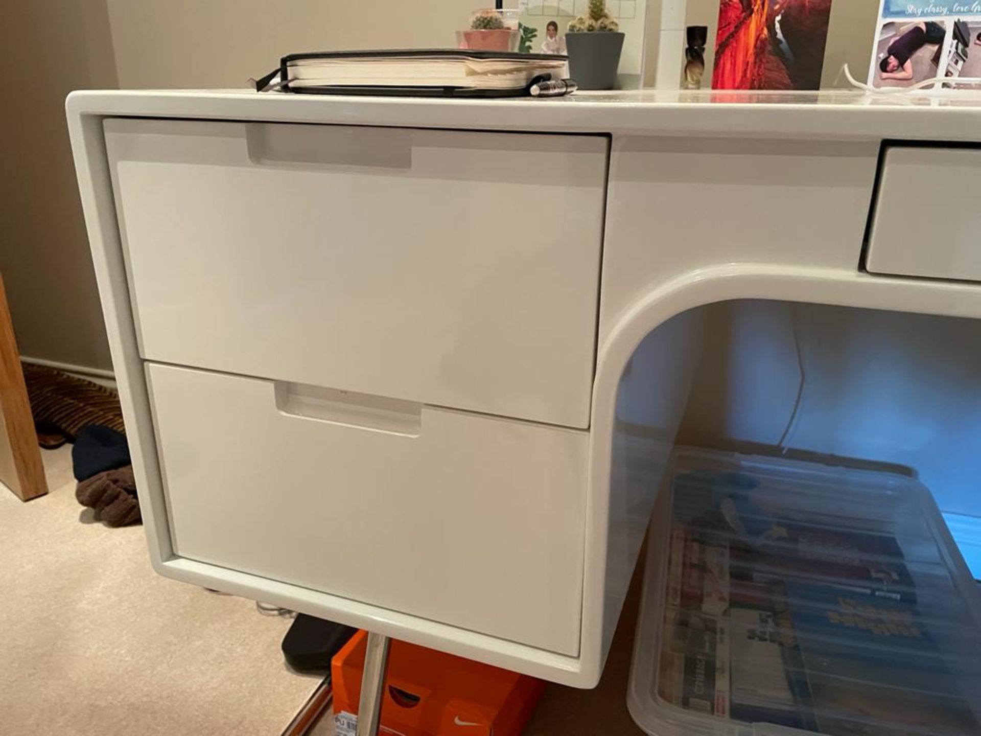 1 x Contemporary Home Office Desk in White Gloss With Chrome Legs and Three Drawers - Size: H70 x - Image 3 of 10