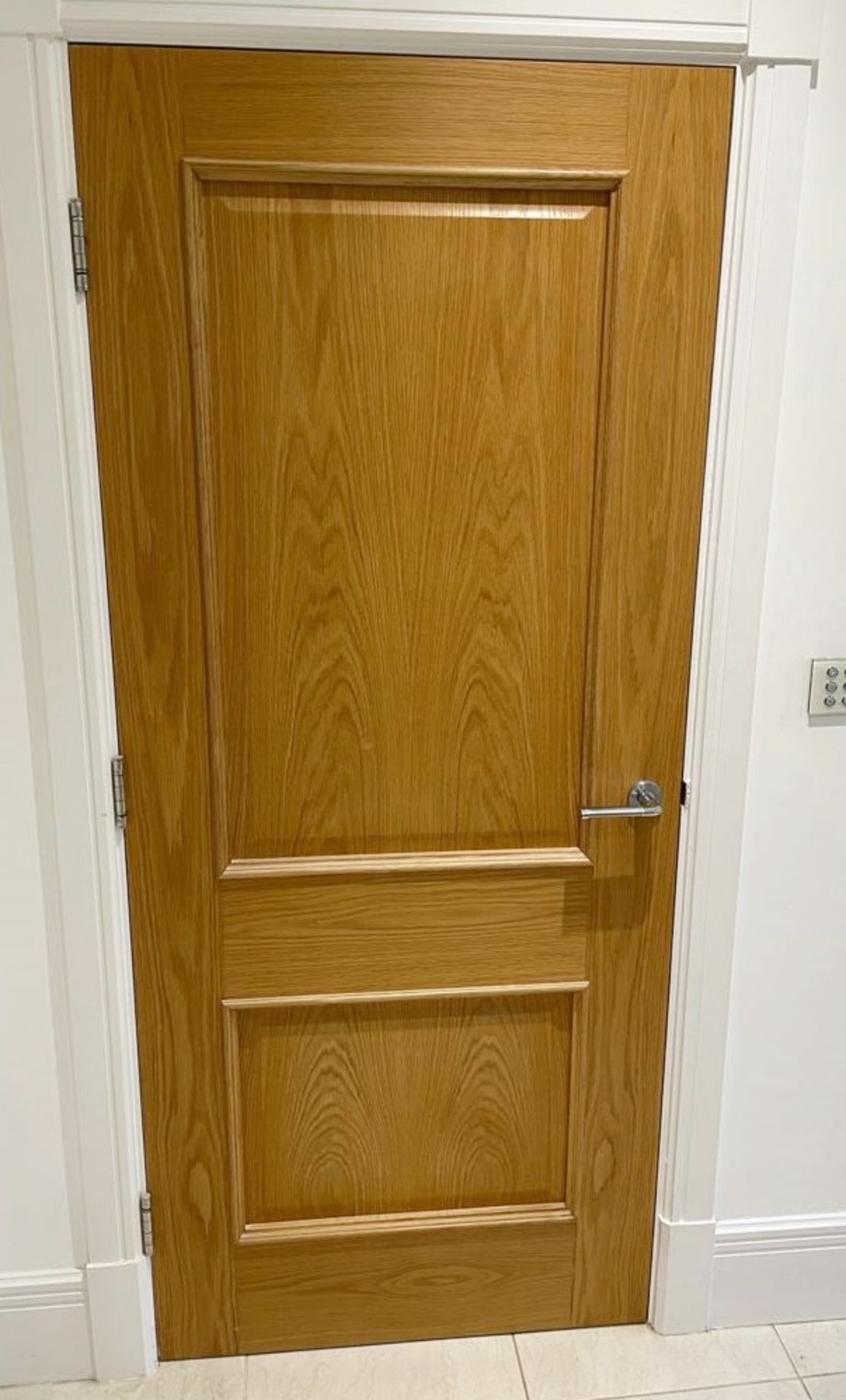 6 x Solid Oak Wood Internal Doors - Includes Hinges and Handles - NO VAT ON THE HAMMER - Image 2 of 4