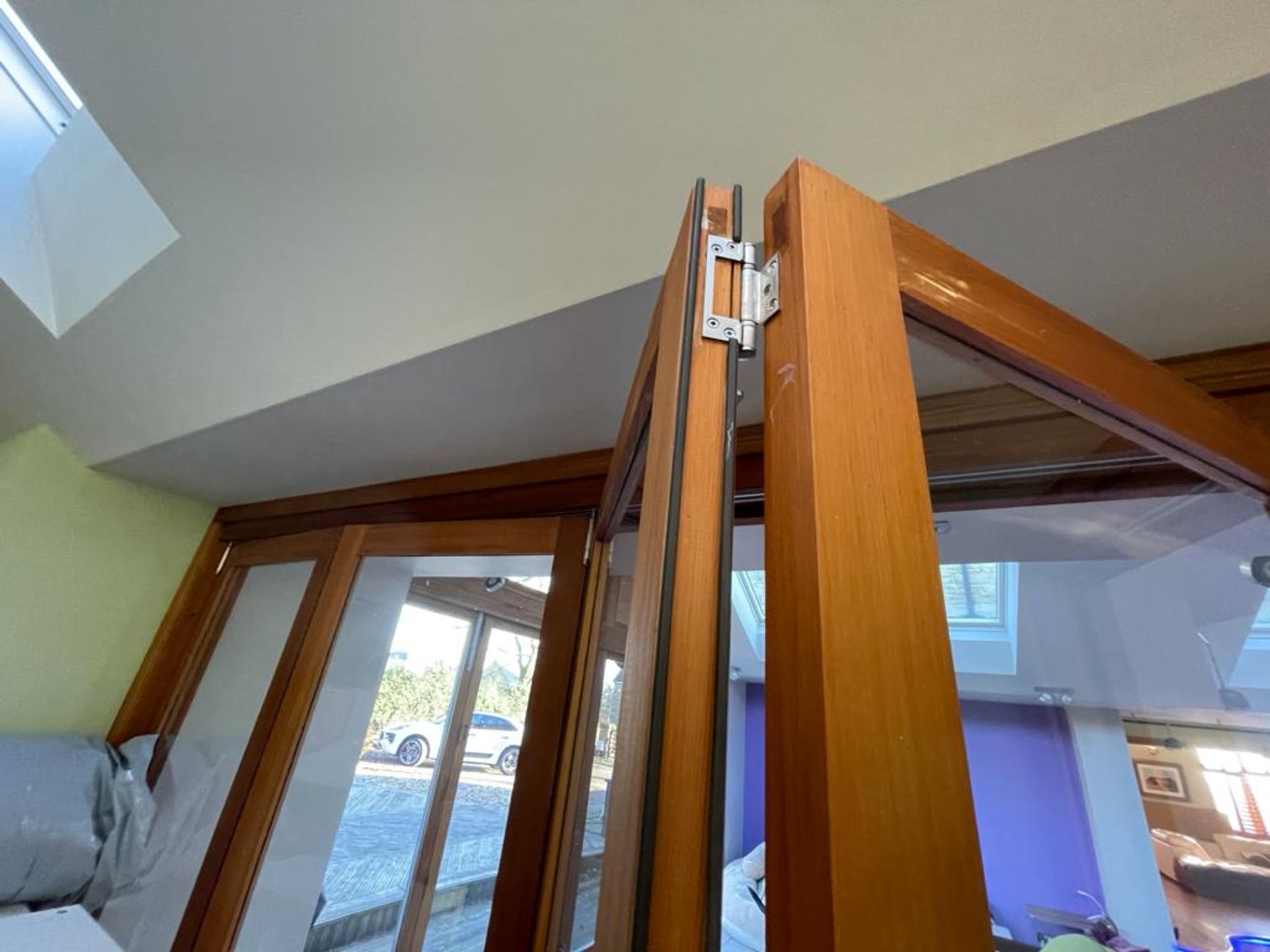 Set of 4 x Solid Wood Bi-Folding Internal Doors - NO VAT ON HAMMER - CL638 - Location: Bolton BL6 - Image 3 of 13