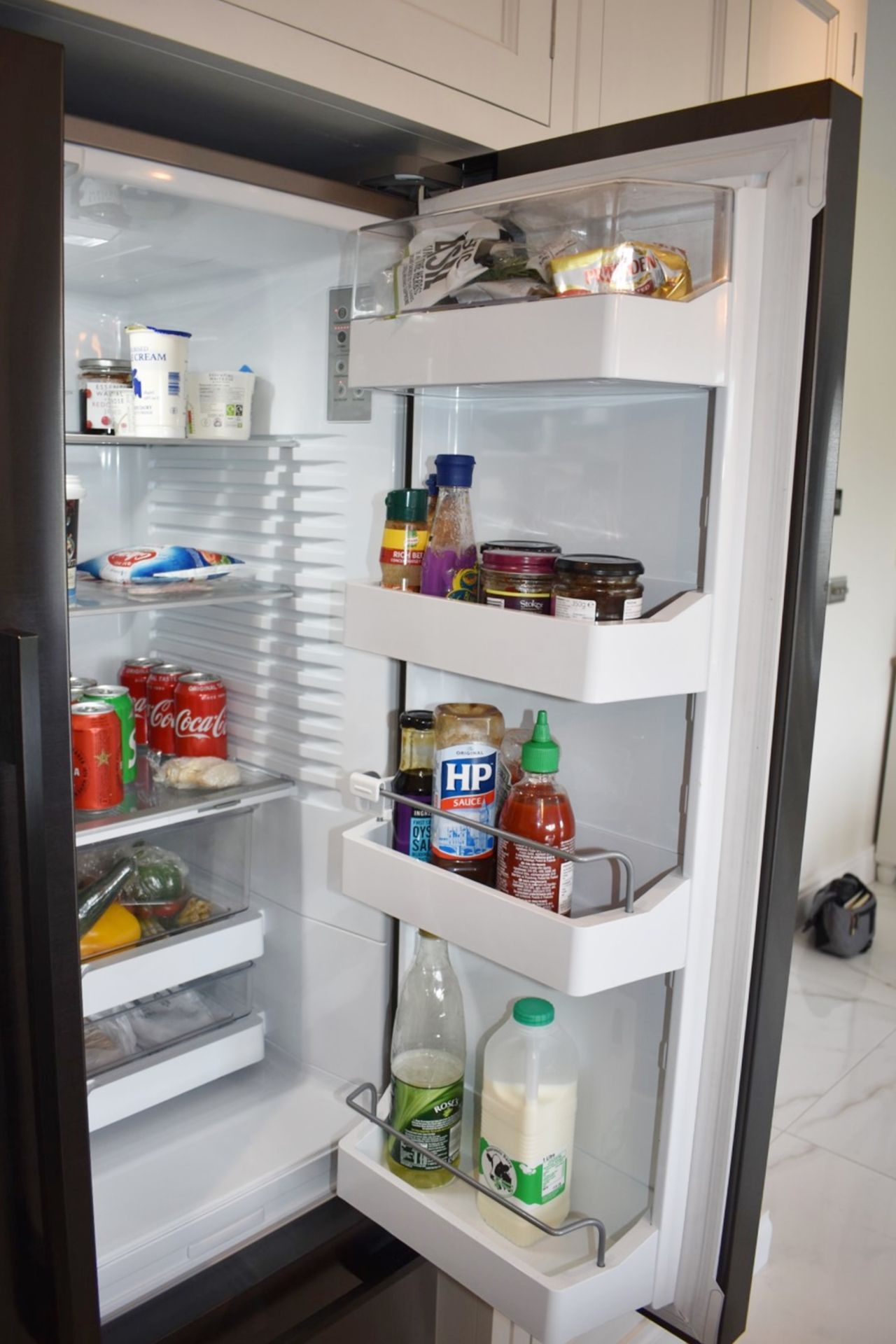 1 x Fisher & Paykel Goliath American Style Fridge Freezer With Ice and Water Dispenser - Model - Image 6 of 10