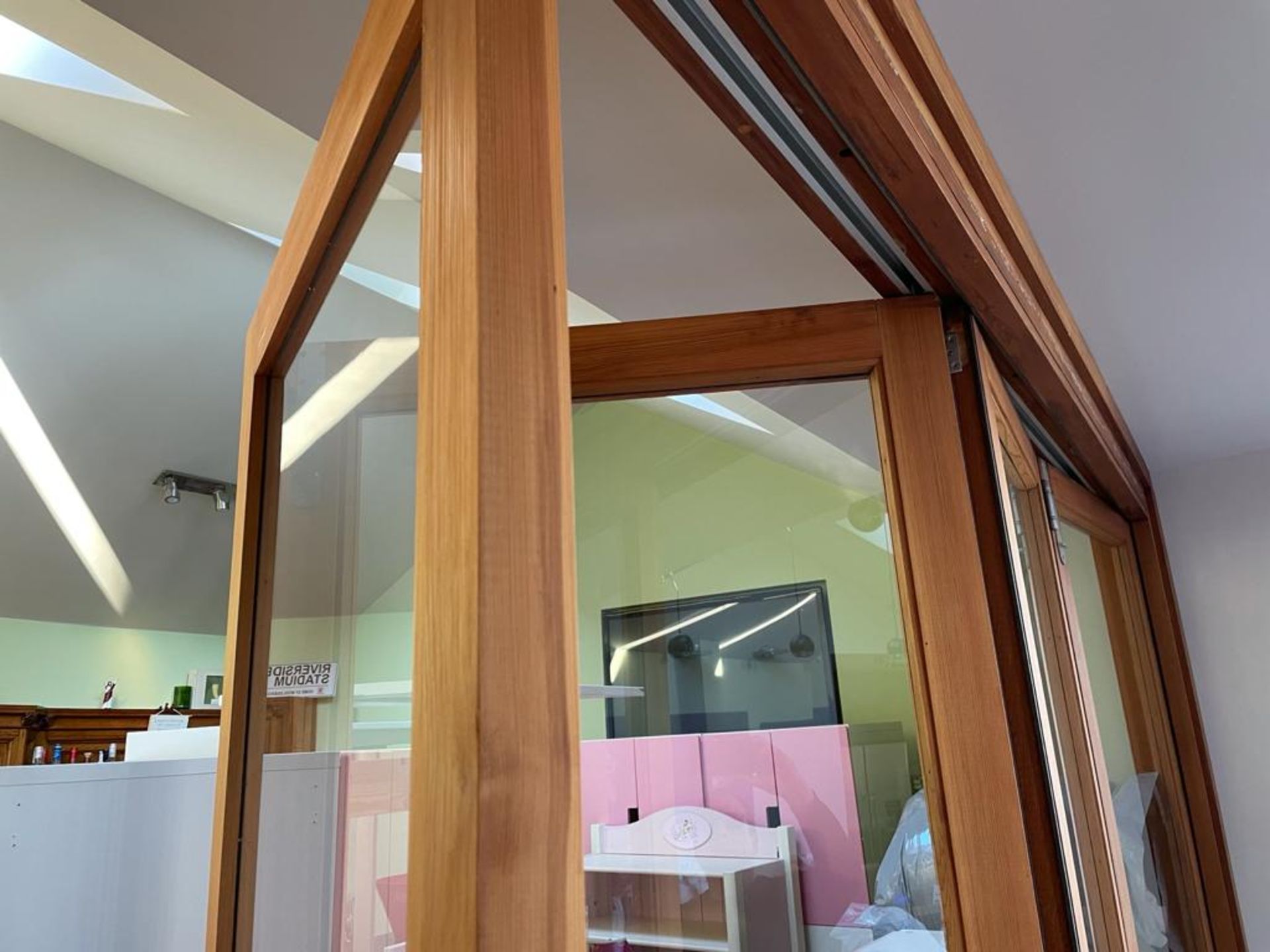 Set of 6 x Solid Wood Bi-Folding External Doors - NO VAT ON HAMMER - CL638 - Location: Bolton - Image 12 of 15