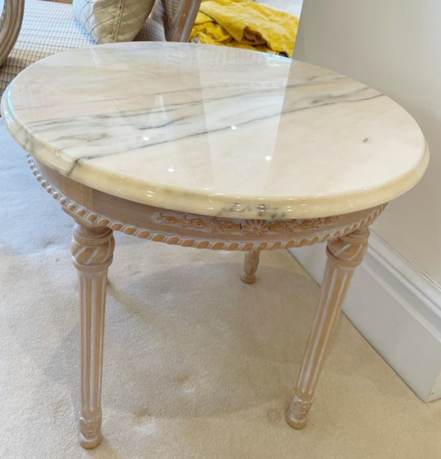 2 x French Shabby Chic Round Lamp Tables With Marble Top and Ornate Carved Base - Size: H50 x W60 - Image 7 of 8