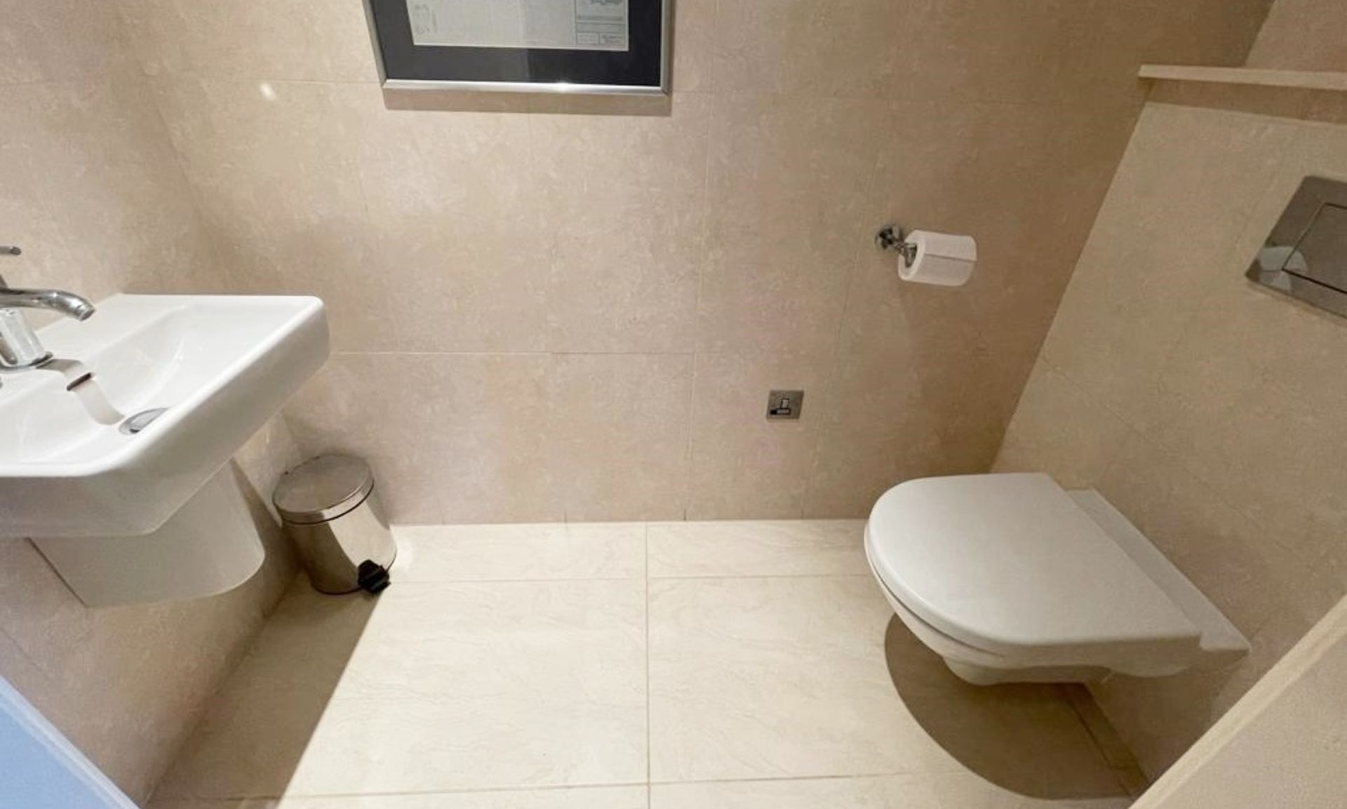 1 x LAUFEN PRO Toilet and Washbasin - NO VAT ON THE HAMMER - Preowned - CL631 - Location: Alderley