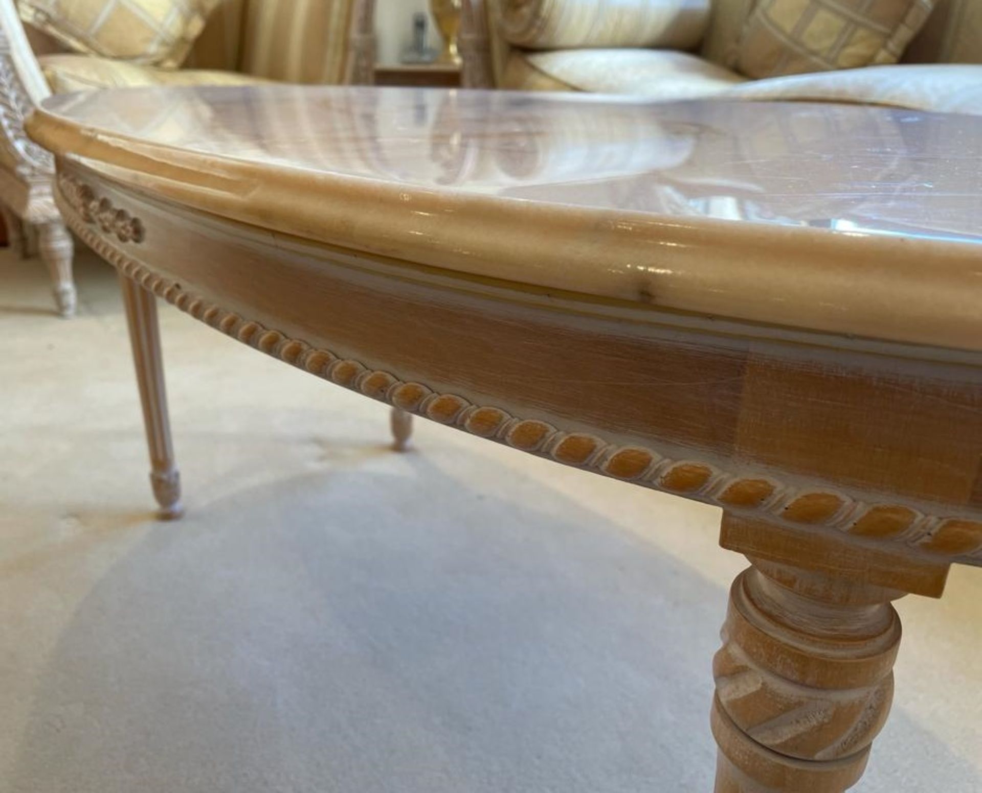 1 x French Shabby Chic Oval Coffee Table With Marble Top and Ornate Carved Base - Size: H50 x W118 x - Image 7 of 12