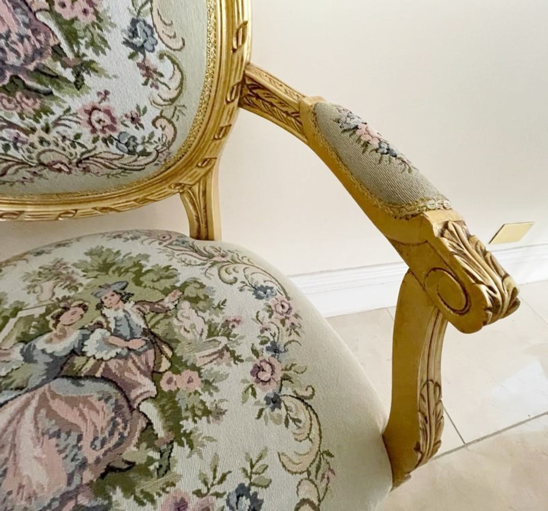 1 x Louis XVI French Style Three-Piece Salon Suite With Tapestry Upholstery and Carved Gold - Image 14 of 37
