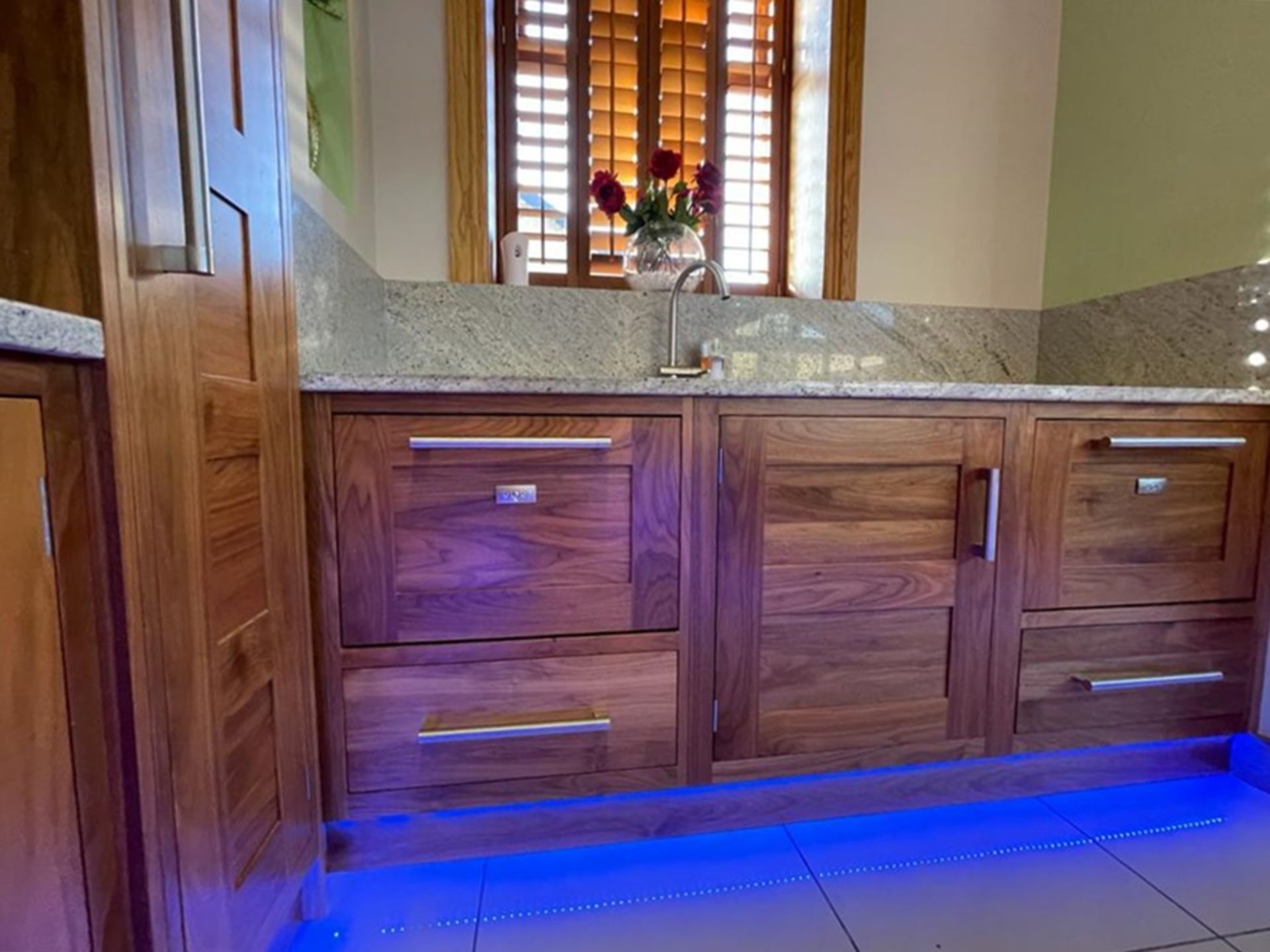 1 x Bespoke Curved Fitted Kitchen With Solid Wood Walnut Doors, Integrated Appliances, Granite Tops - Image 25 of 147