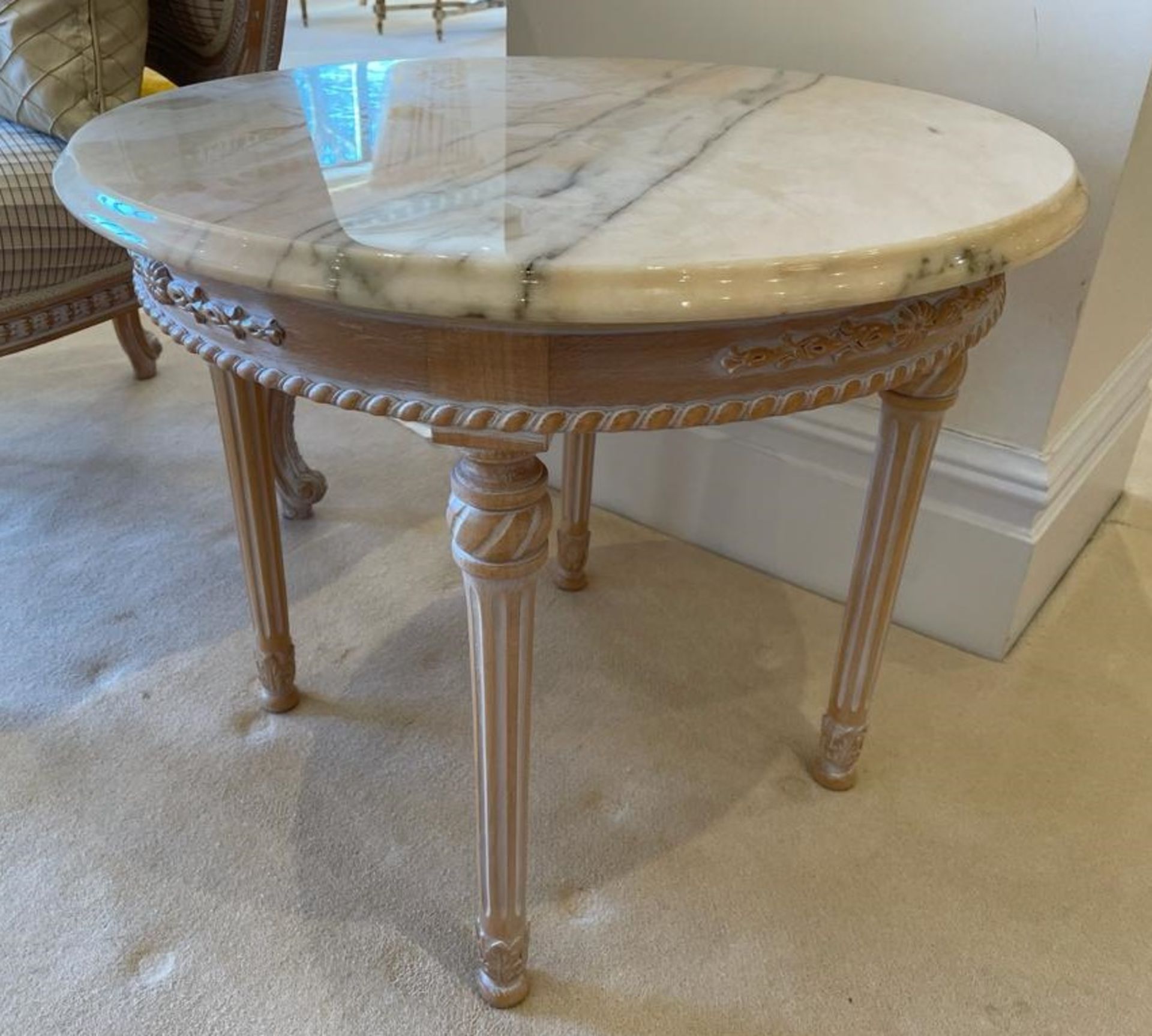 2 x French Shabby Chic Round Lamp Tables With Marble Top and Ornate Carved Base - Size: H50 x W60 - Image 8 of 8