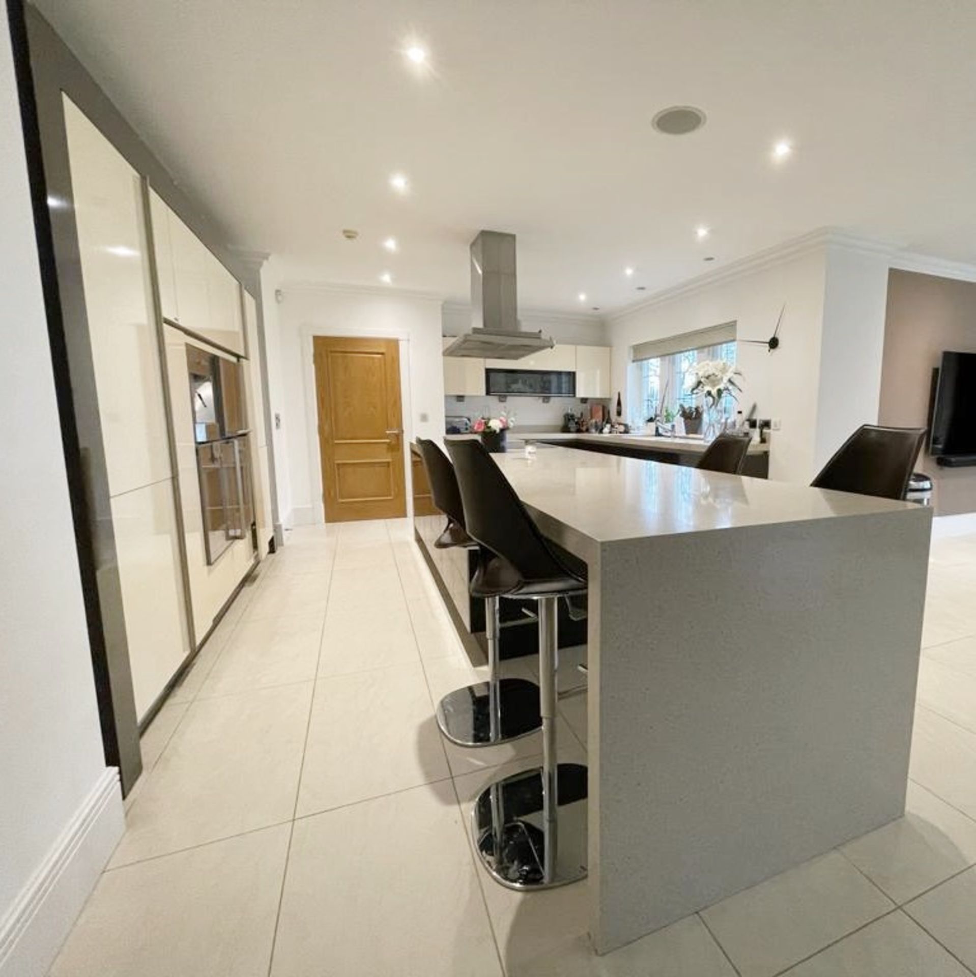 1 x Bespoke SIEMATIC Fitted S2 Handless Kitchen With High End Integrated Gaggenau Appliances - Image 2 of 76