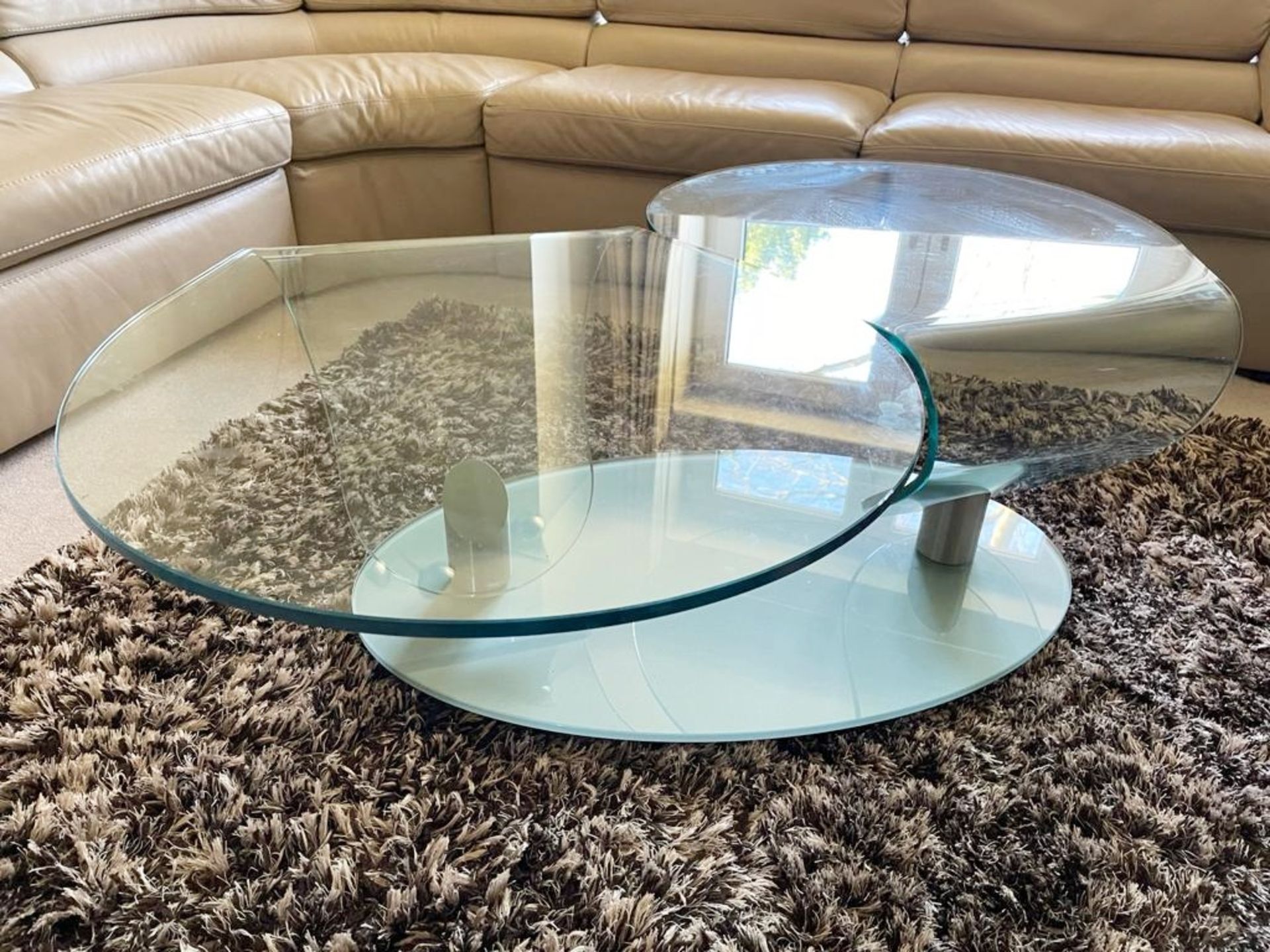 1 x Contemporary Extending Coffee Table With Two Glass Swivel Bases and Smoked Glass Base - Size: - Image 4 of 5