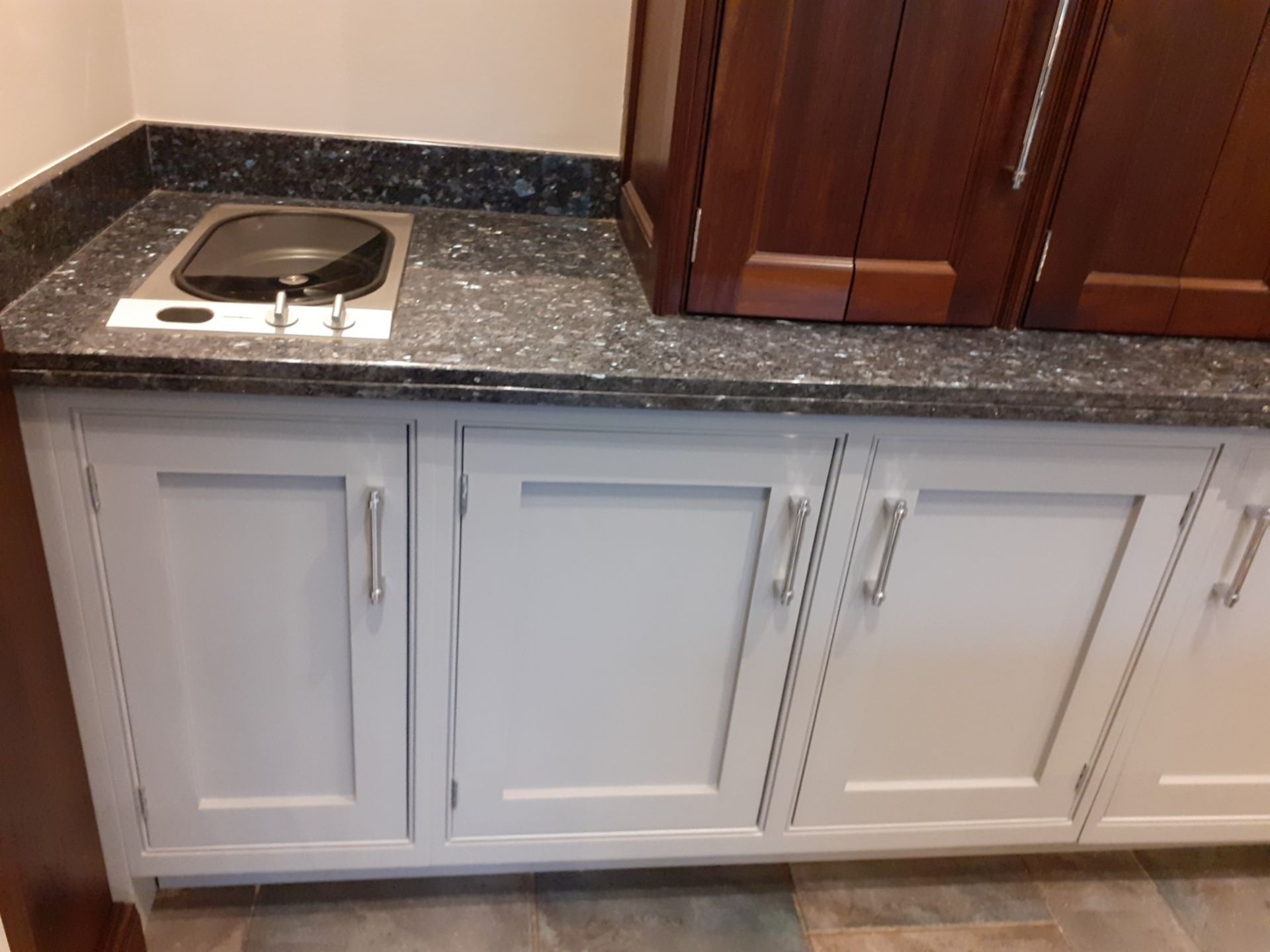 1 x Tom Howley Bespoke Solid Wood Kitchen Beautifully. Appointed With Granite Worktops - Image 62 of 138