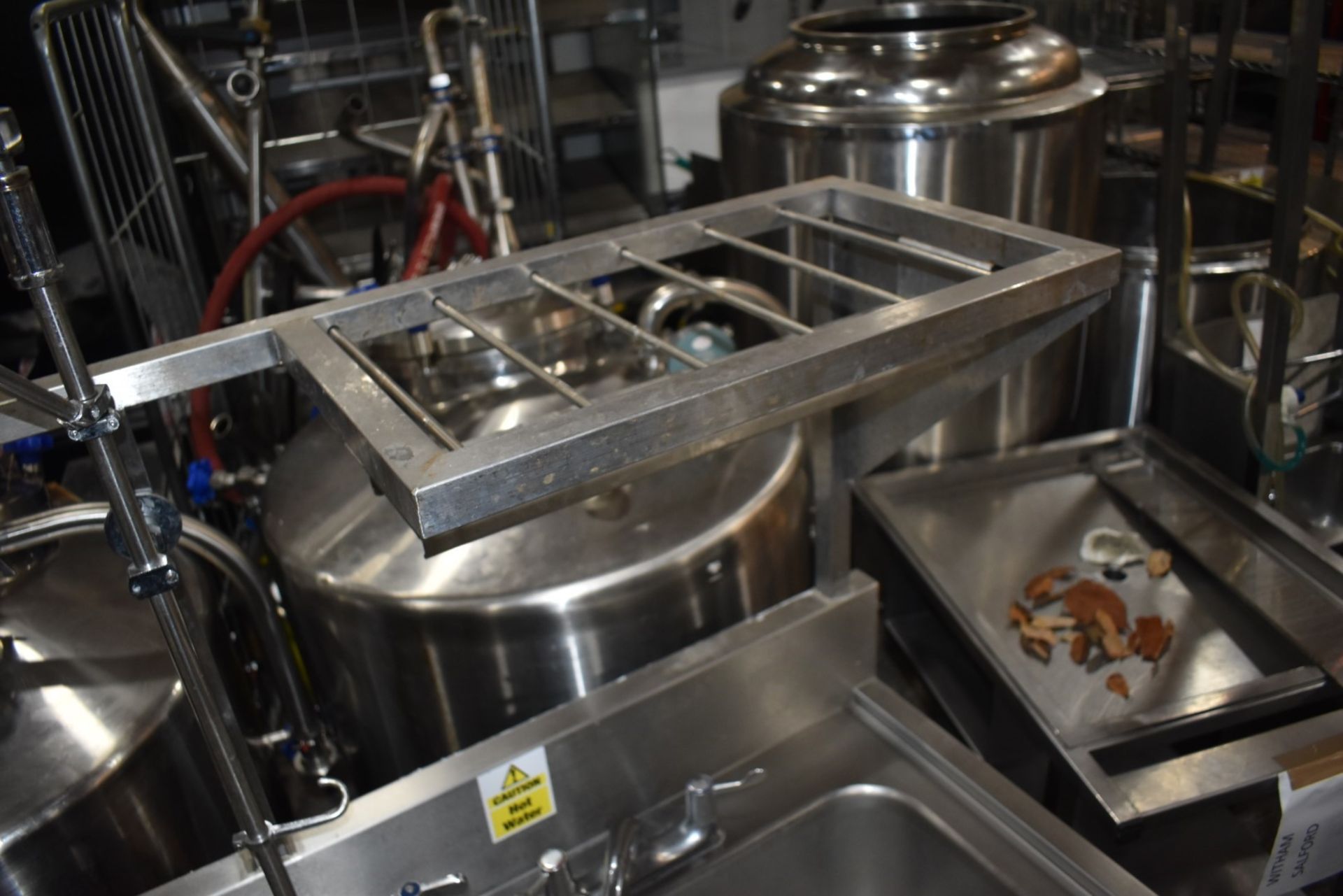 1 x Commercial Kitchen Wash Station With Two Large Sink Bowls, Mixer Taps, Spray Wash Gun, - Image 8 of 15