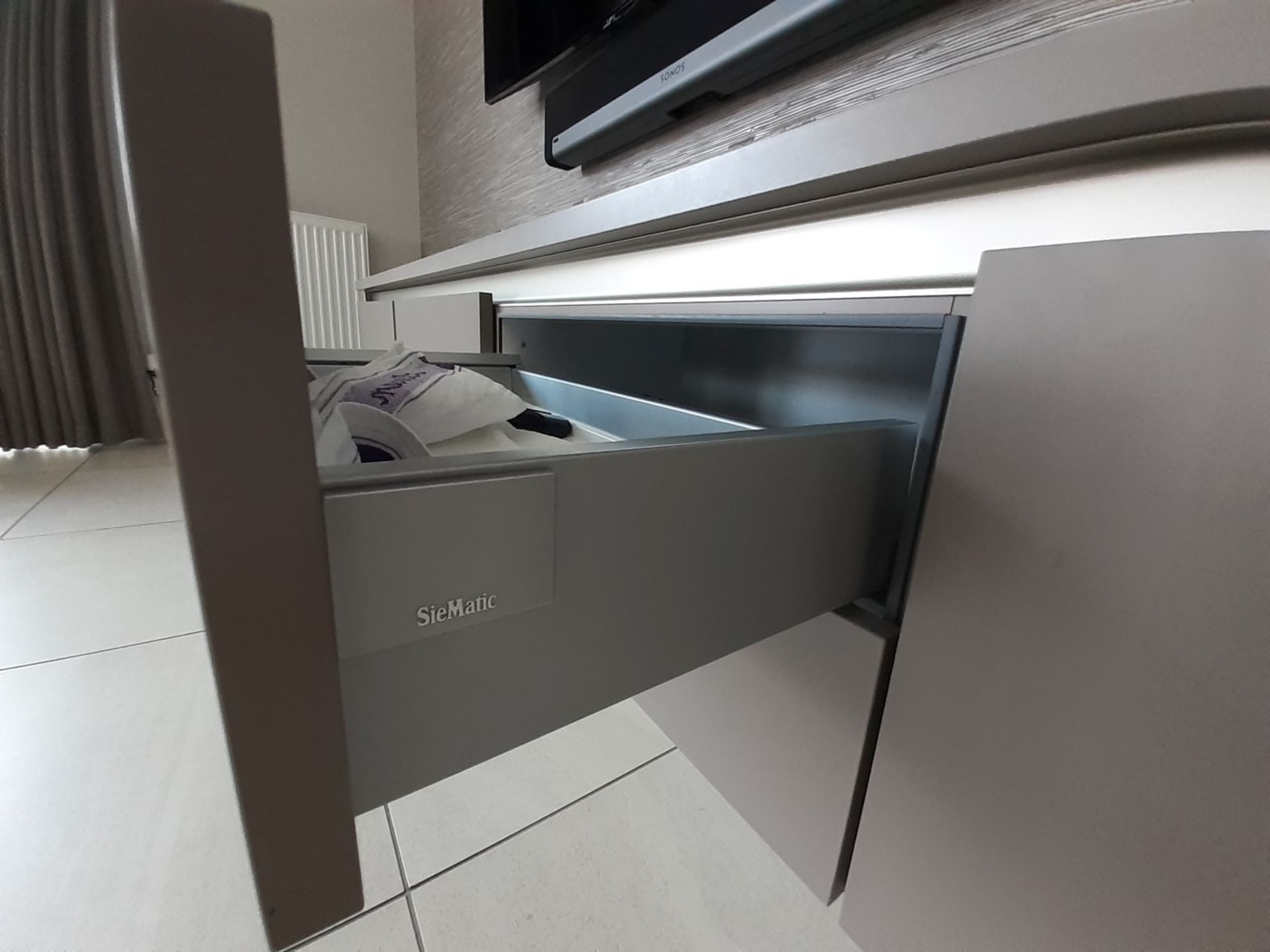 1 x SieMatic Handleless Fitted Kitchen With Intergrated NEFF Appliances, Corian Worktops And Island - Image 33 of 92