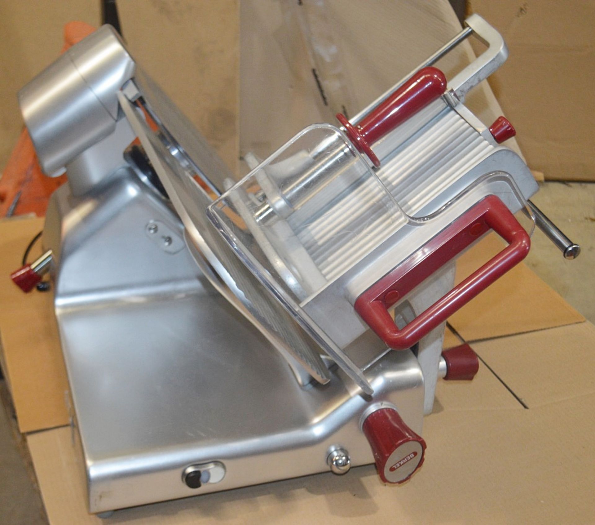 1 x AVERY BERKEL Commercial Meat Slicer In Stainless Steel - Dimensions: H54 x W52 x D42cm - Very - Image 7 of 10