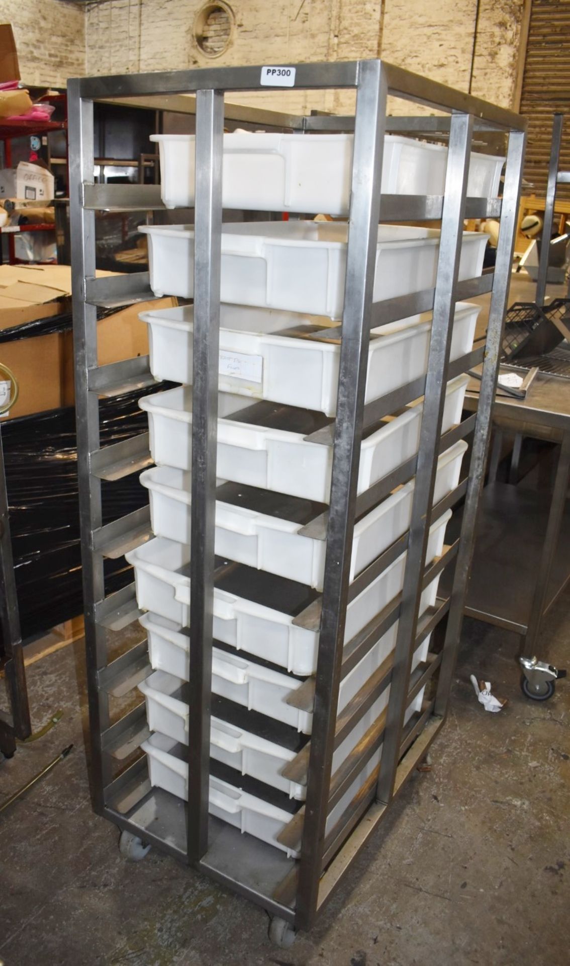 1 x Stainless Steel Upright Mobile Fish Tray Stand With Nine Perforated Stainless Steel Trays - Size - Image 5 of 6