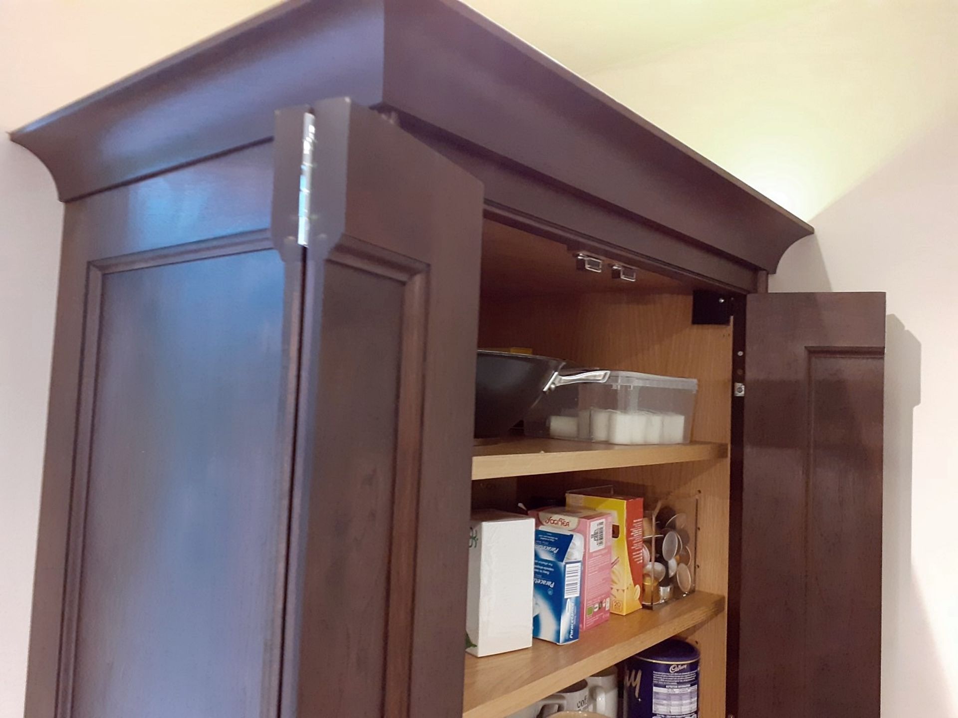 1 x Tom Howley Bespoke Solid Wood Kitchen Beautifully. Appointed With Granite Worktops - Image 105 of 138